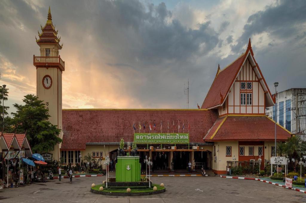 Oyo 794 Mum Hotel 2*