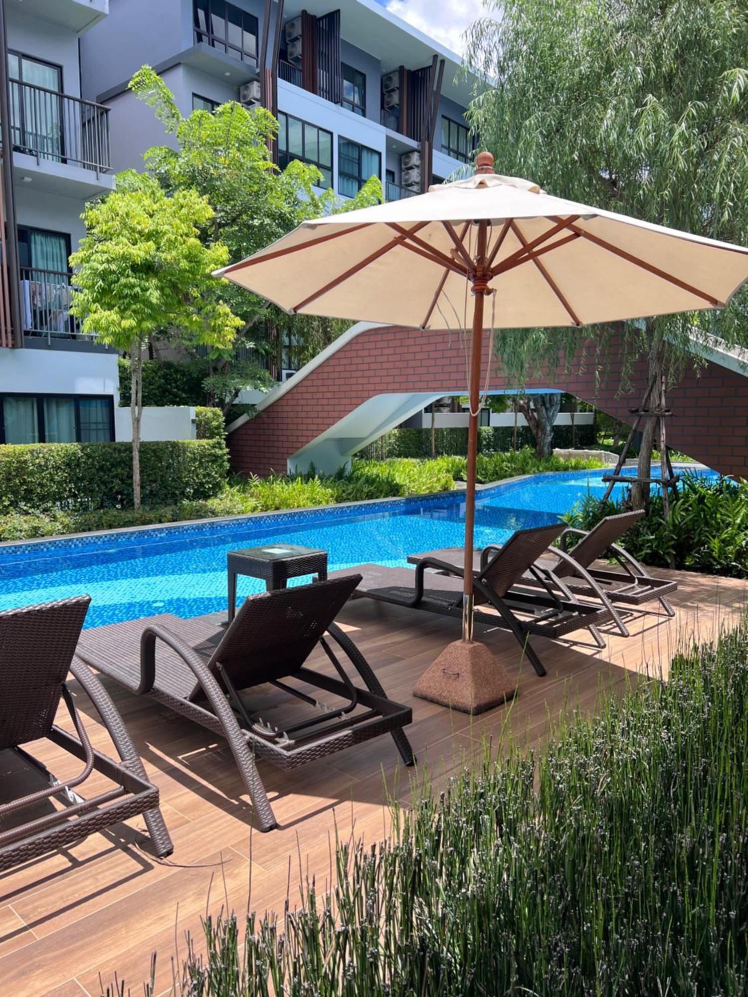 Apartamento Arisecondo 泳池景观套房04号房