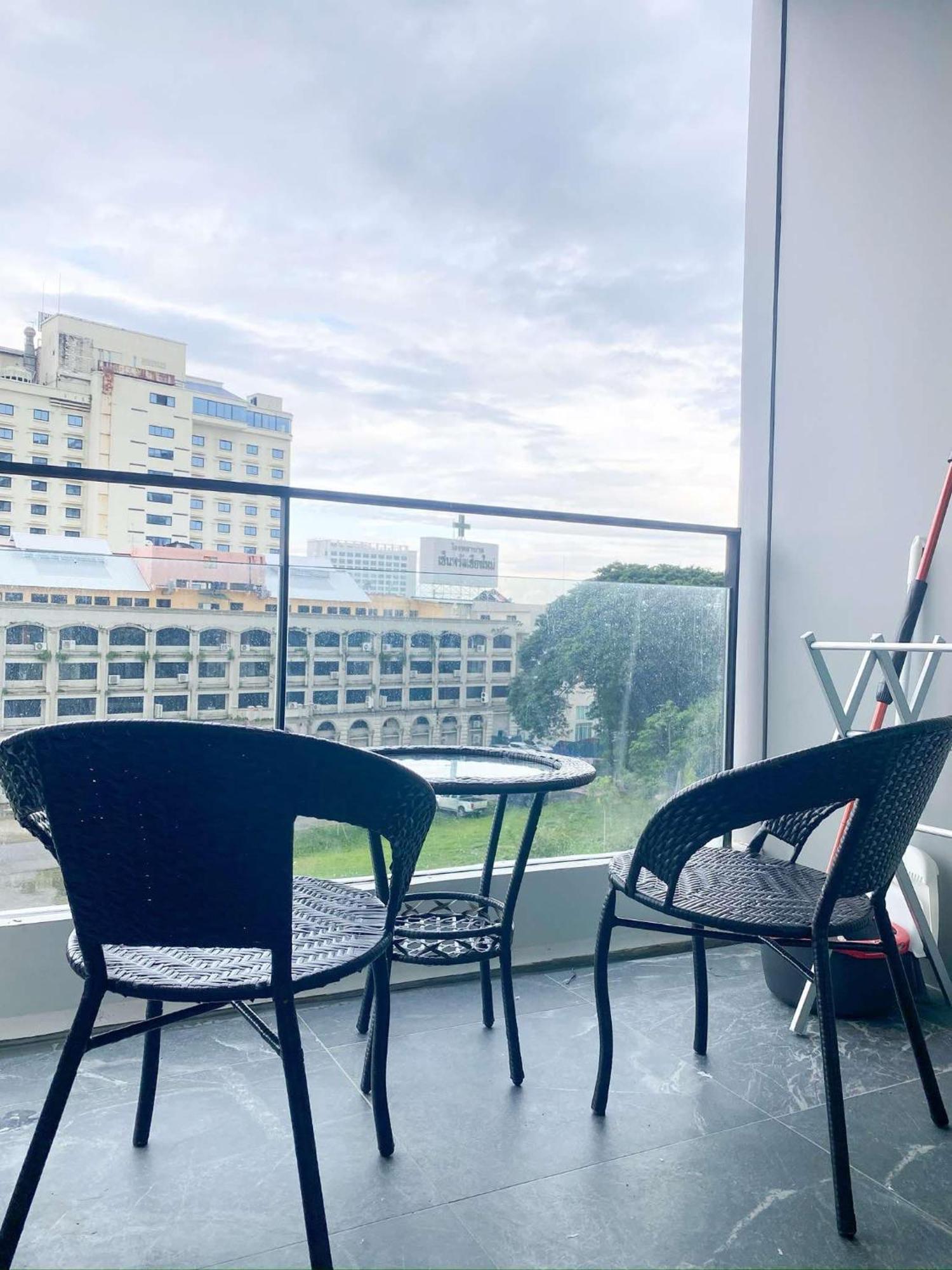 The Astra Sky River Luxury Condo,the Largest Pool And View Apartment