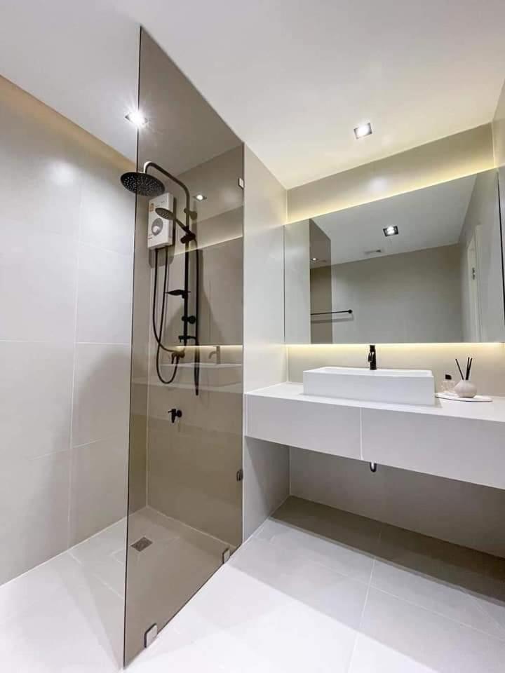 Pangsapuri Luxury Cozy King Bedswimmingpooll Train