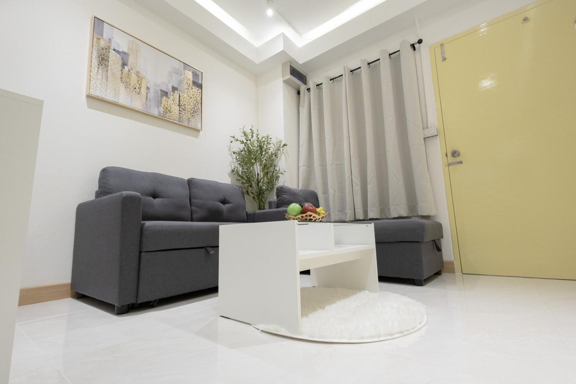 Cozy & Affordable In Apartment