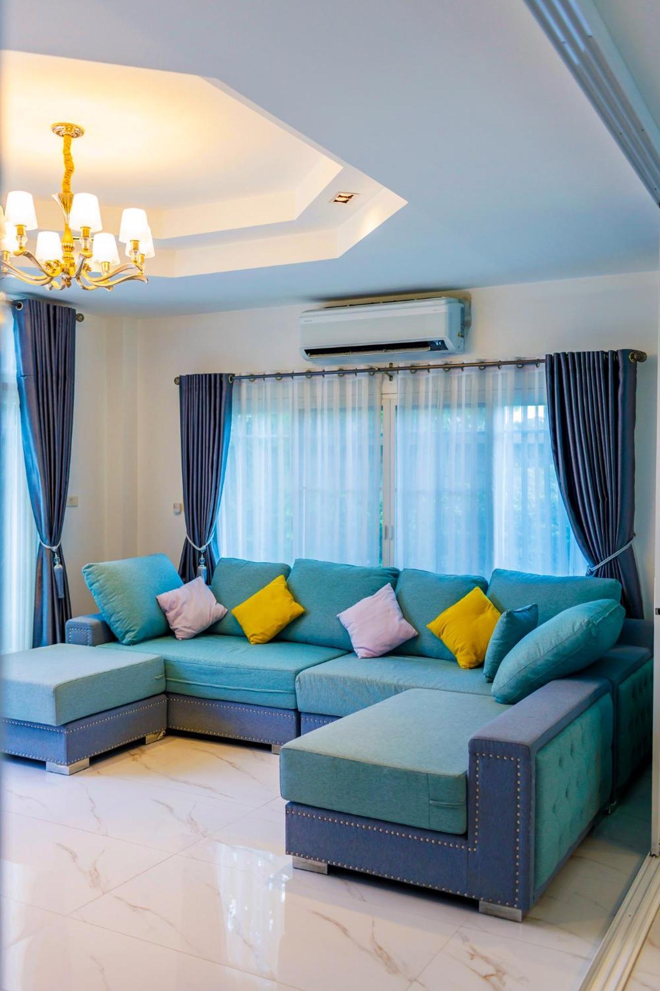 Airport&old 5min By Car,4bdr,4bath,pool