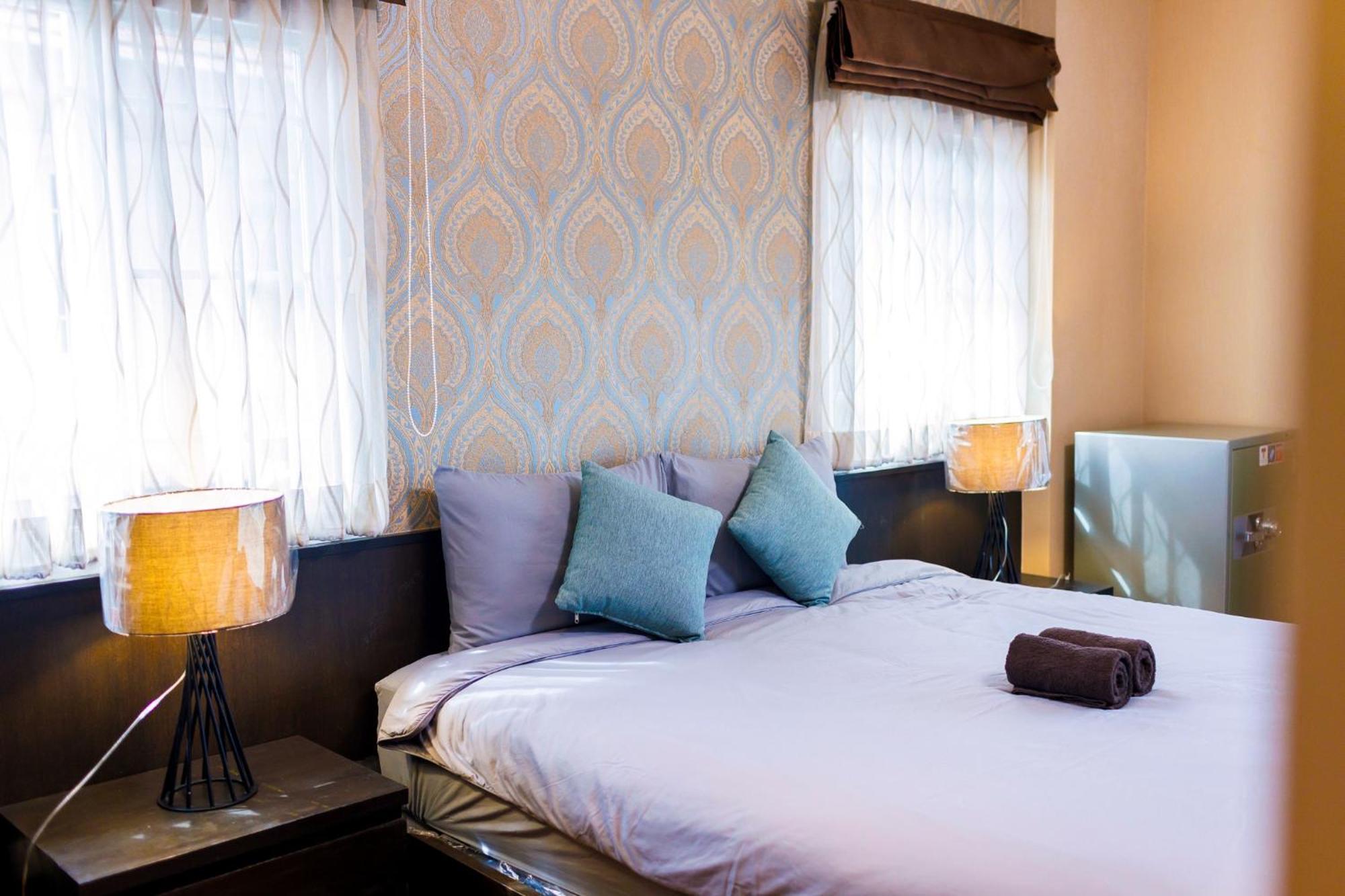 Airport&old 5min By Car,4bdr,4bath,pool Villa