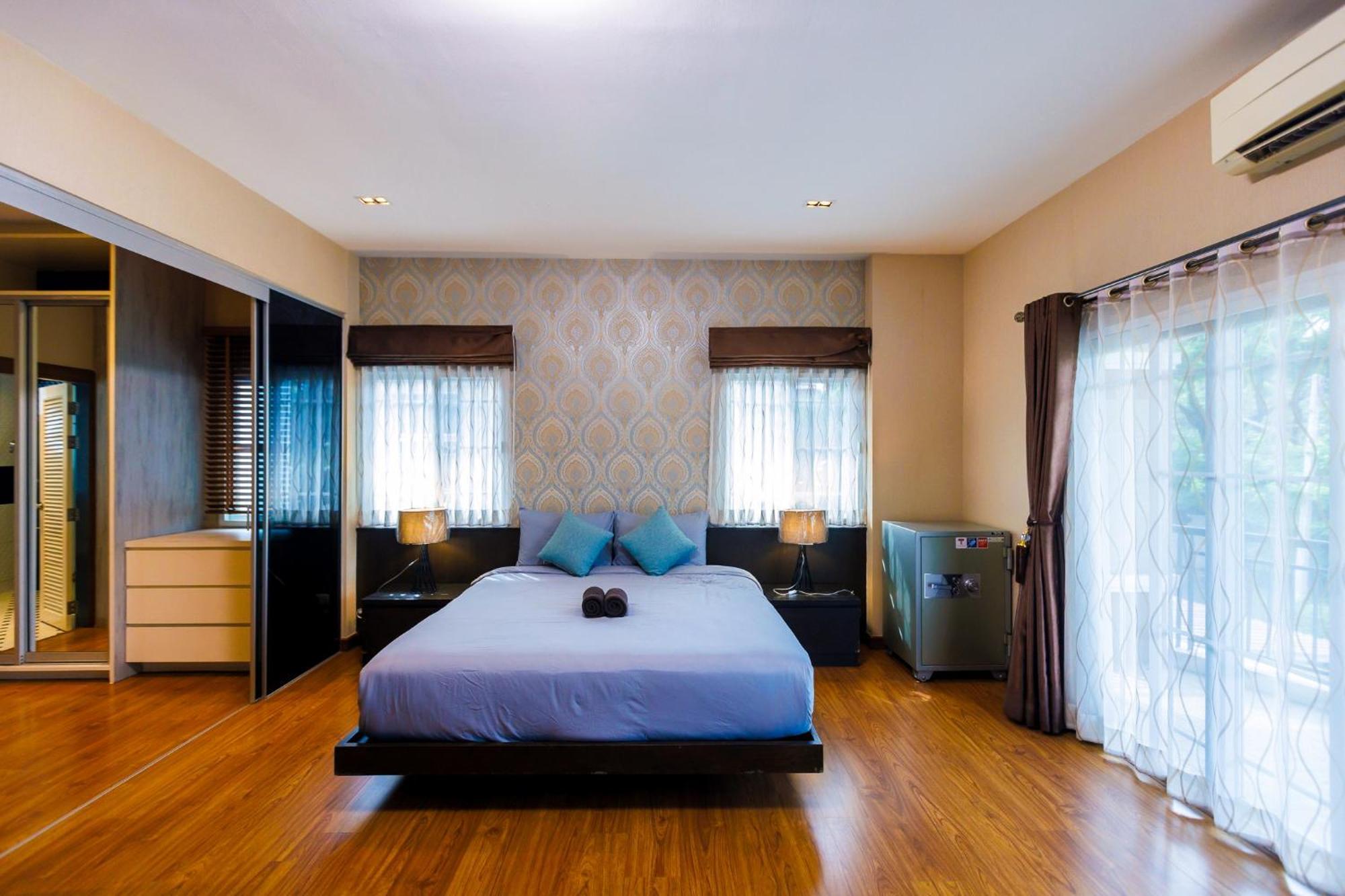 Airport&old 5min By Car,4bdr,4bath,pool * Chiang Mai