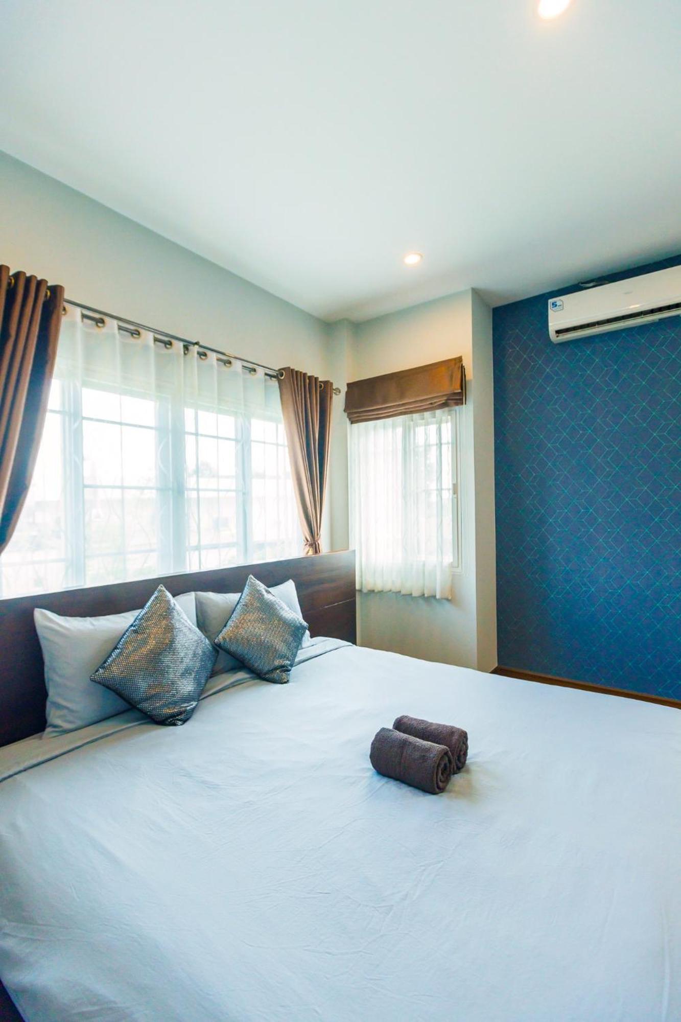 Villa Airport&old 5min By Car,4bdr,4bath,pool Chiang Mai