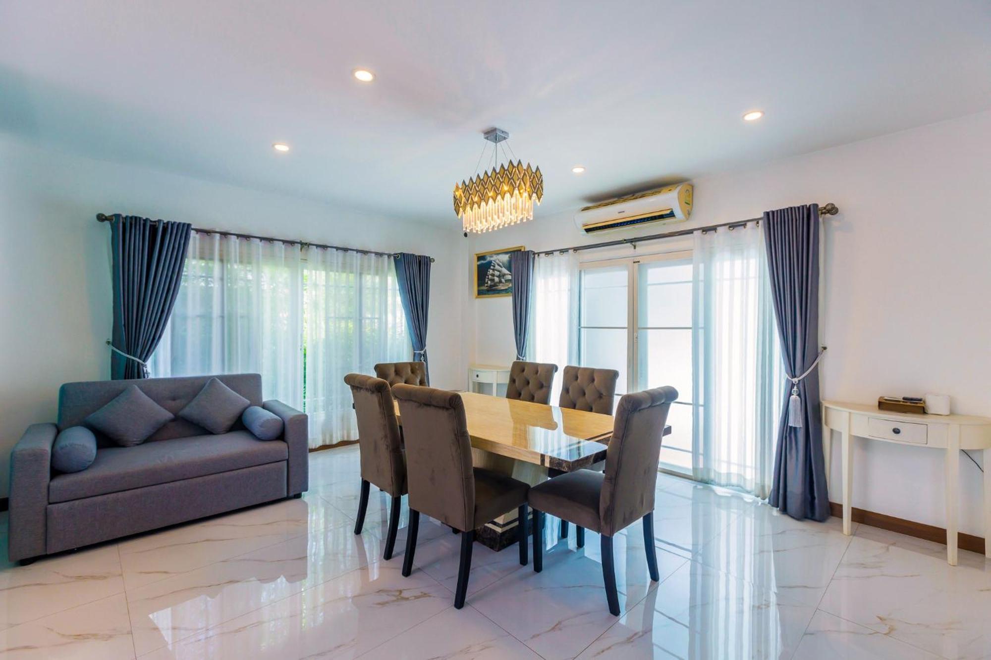 Airport&old 5min By Car,4bdr,4bath,pool *