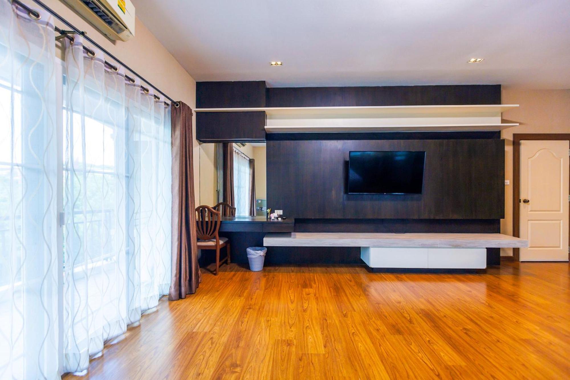 Villa Airport&old 5min By Car,4bdr,4bath,pool