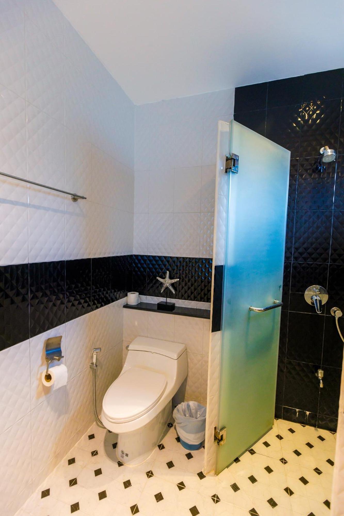 Airport&old 5min By Car,4bdr,4bath,pool Chiang Mai
