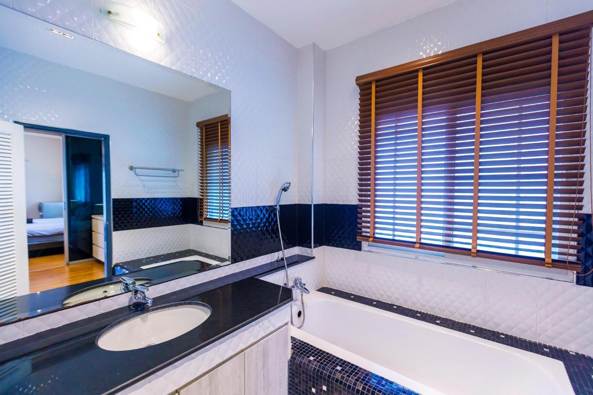 Villa Airport&old 5min By Car,4bdr,4bath,pool *