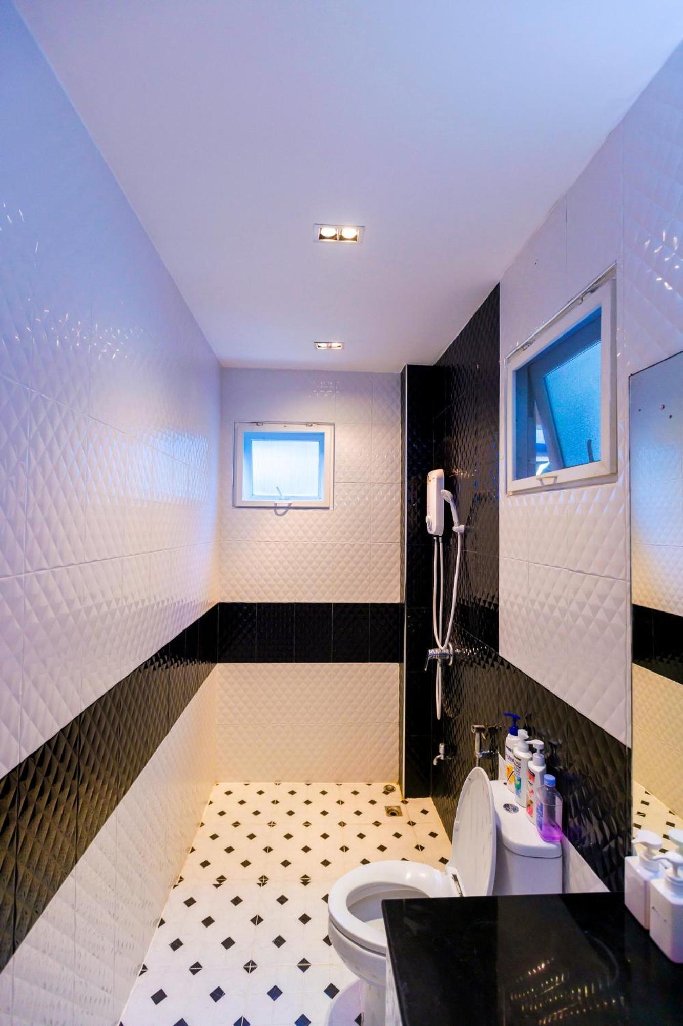 Airport&old 5min By Car,4bdr,4bath,pool