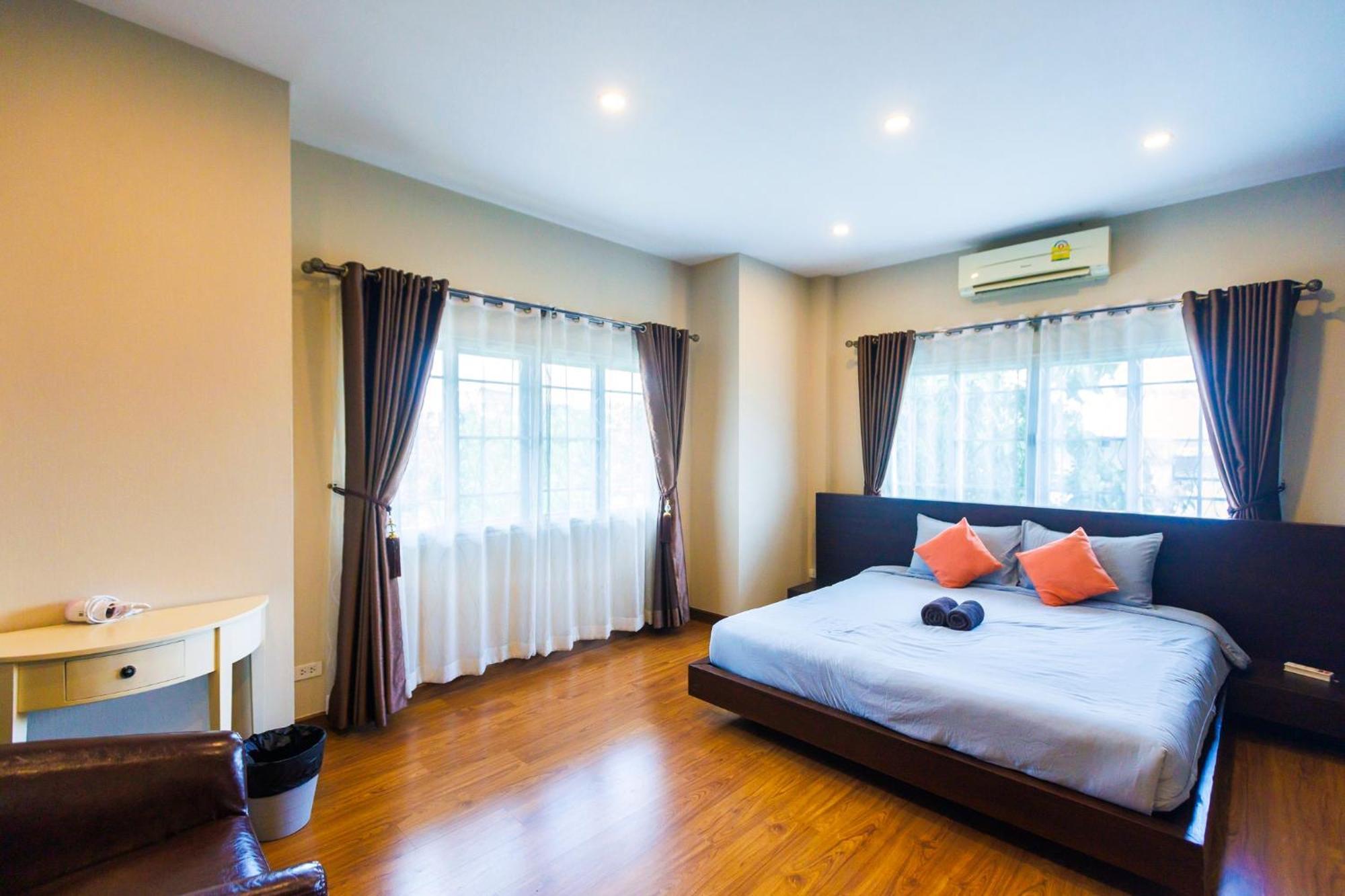 Villa Airport&old 5min By Car,4bdr,4bath,pool