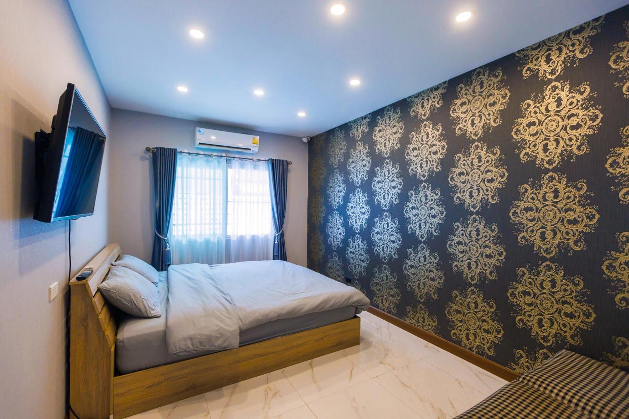 Airport&old 5min By Car,4bdr,4bath,pool *