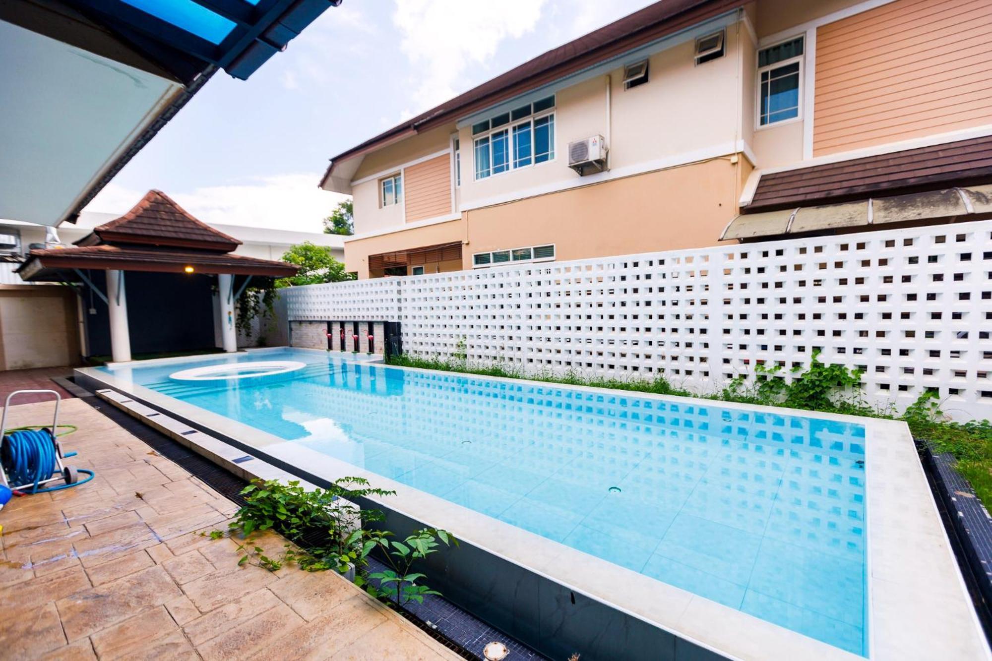 Airport&old 5min By Car,4bdr,4bath,pool Chiang Mai