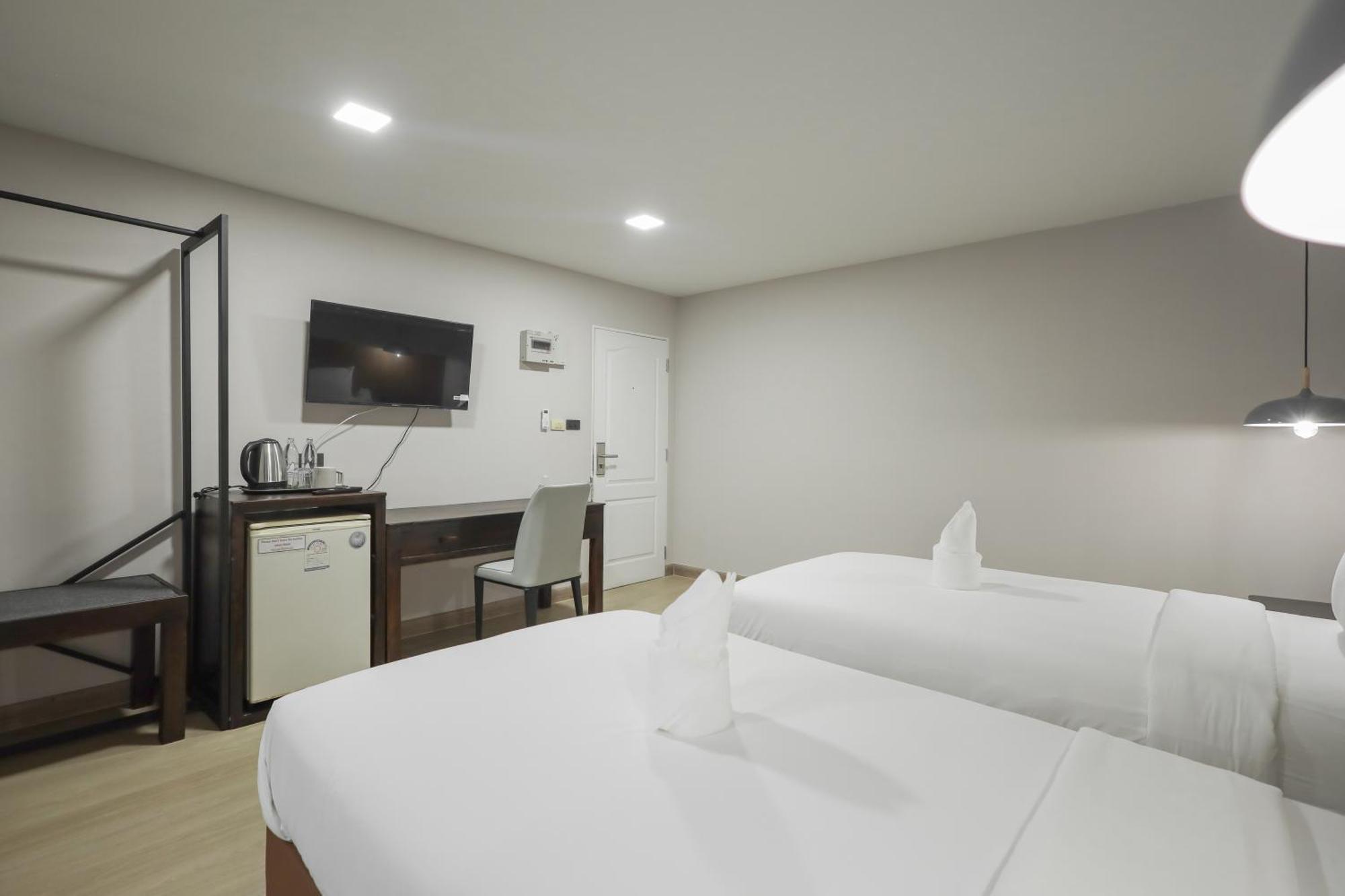 Apartment Common Living *