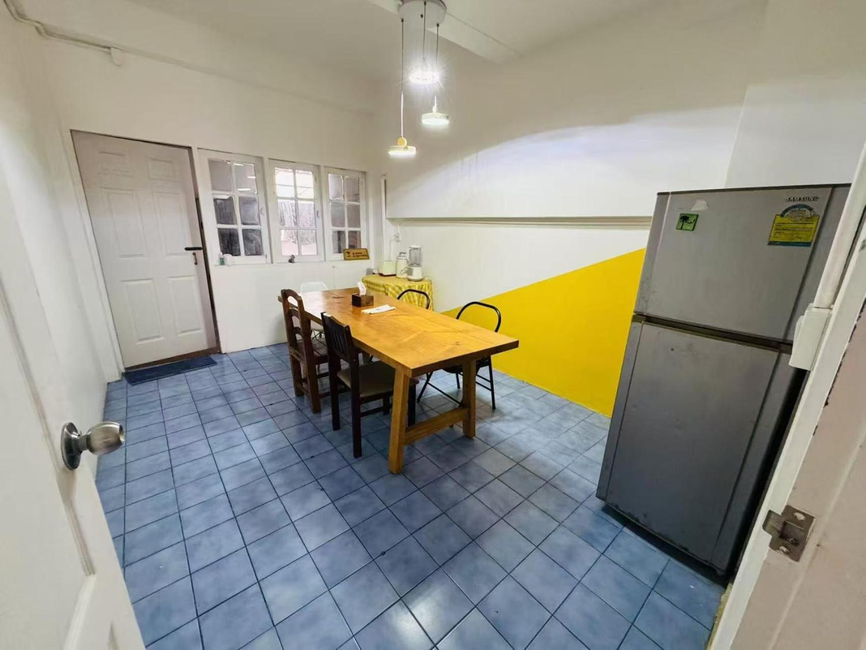 Float's House Homestay