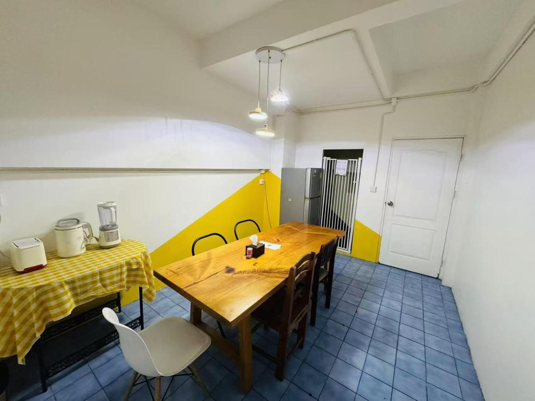 Homestay Float's House