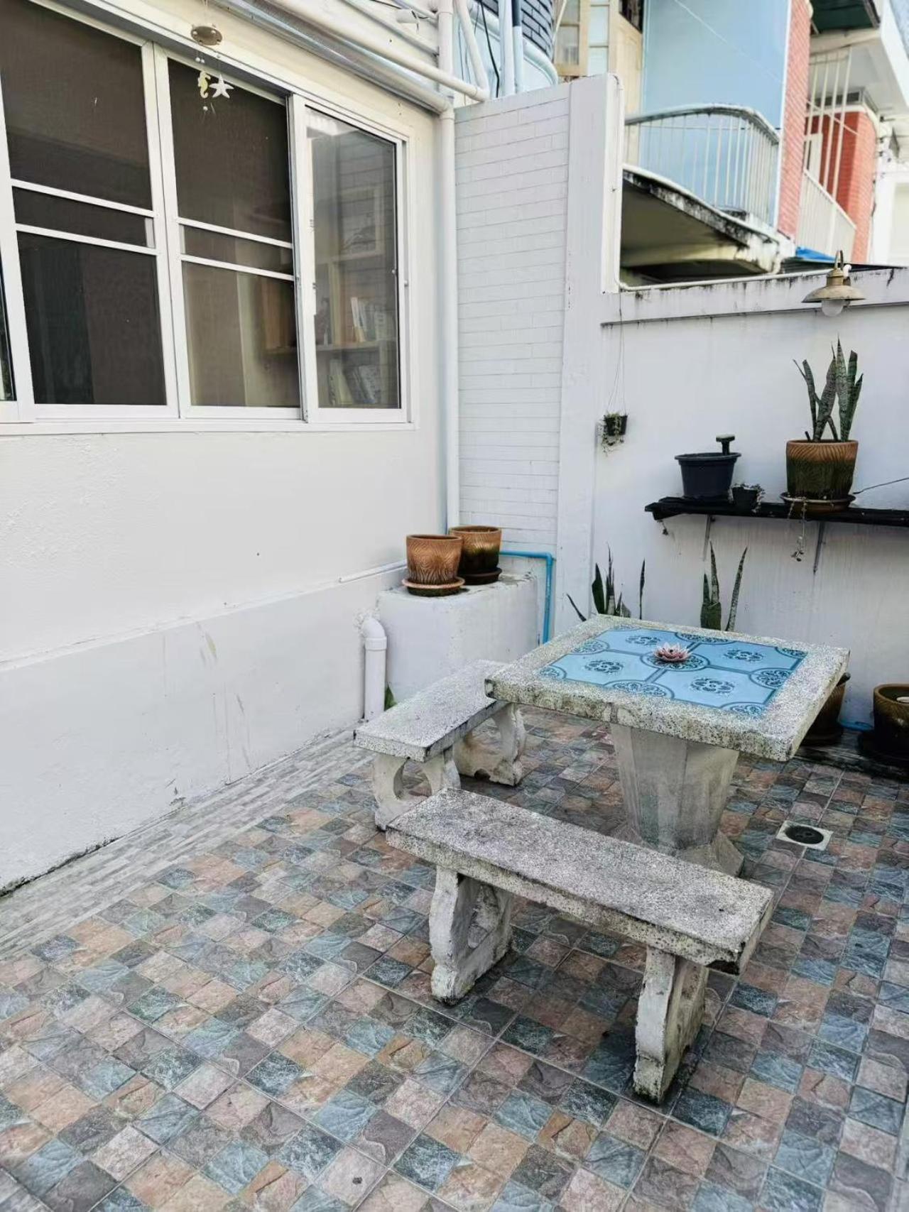 Float's House *
