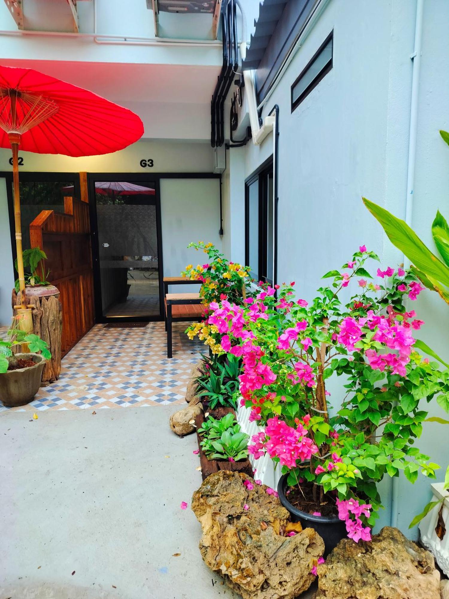 Aparthotel Oldy De Garden 3*