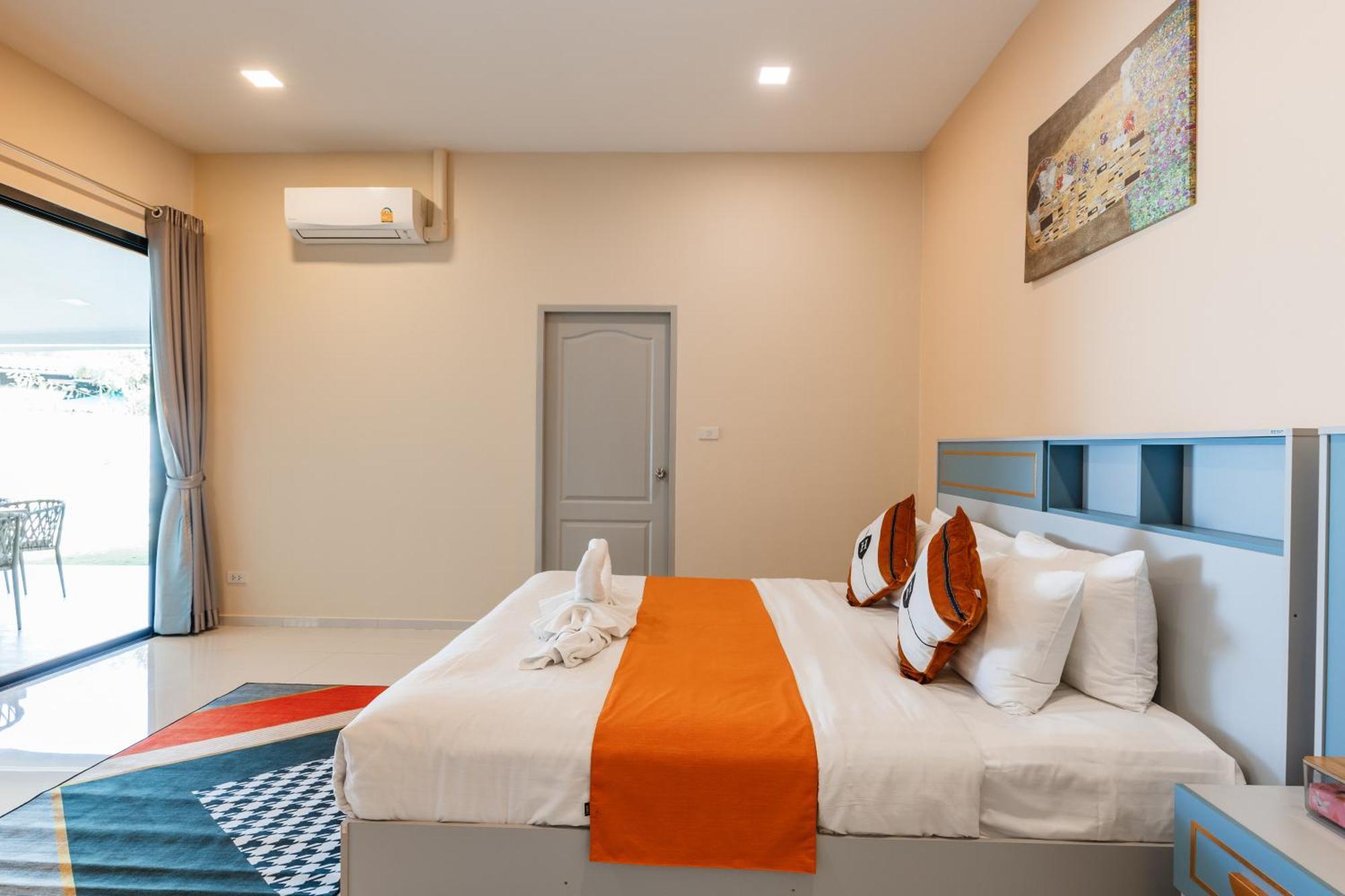 Aura Villa