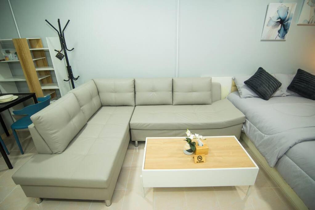 Cozy In Nimman Heart At Doorstep Apartment *