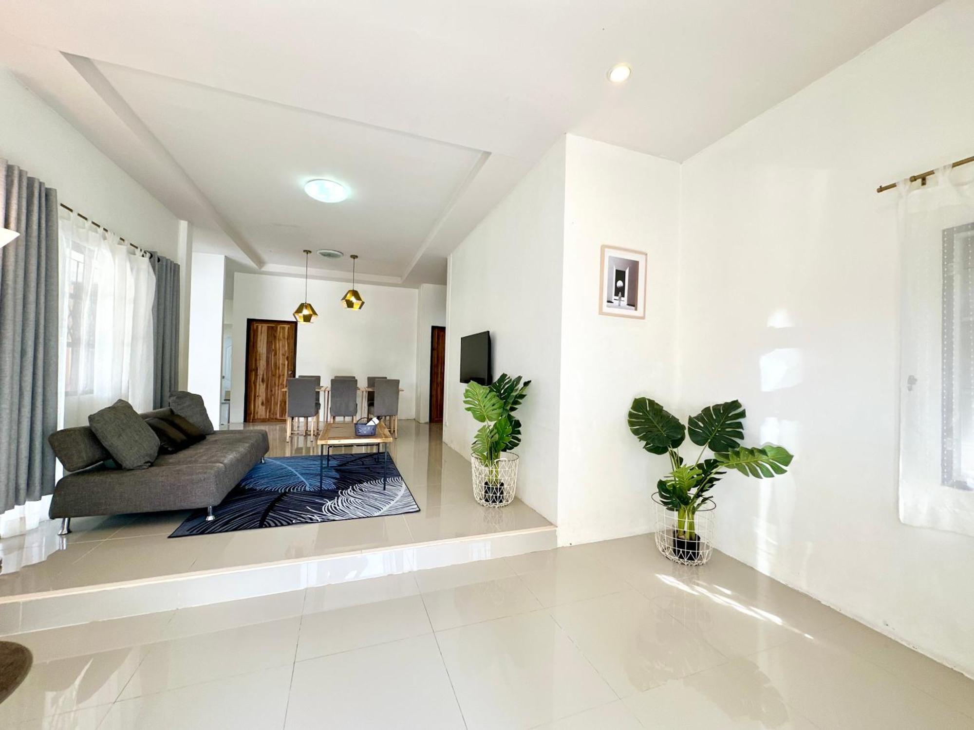 Cozy 3 Bedroom House & Lawn Near Airport & Old Town Bahay bakasyunan
