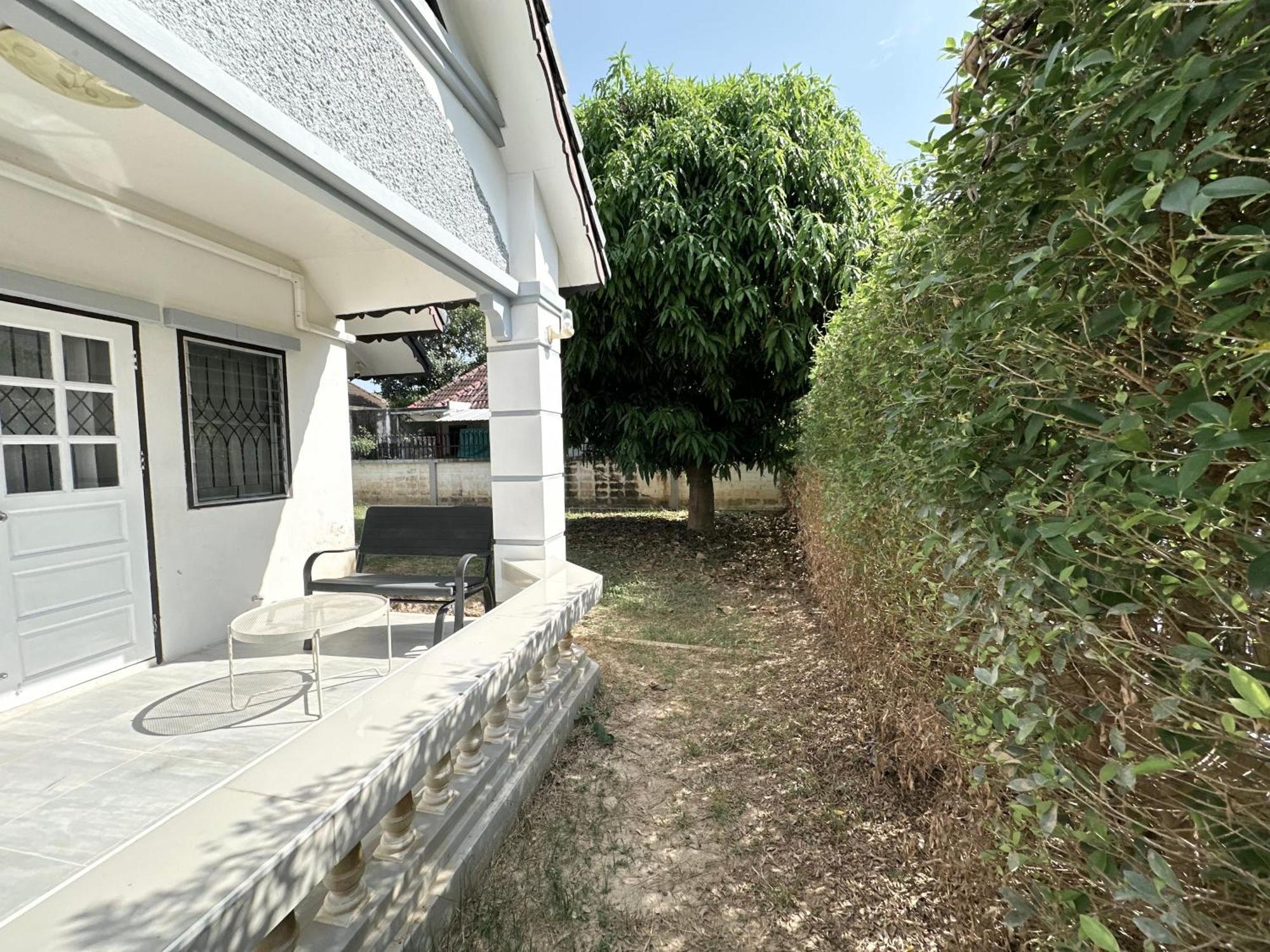 Cozy 3 Bedroom House & Lawn Near Airport & Old Town * Chiang Mai