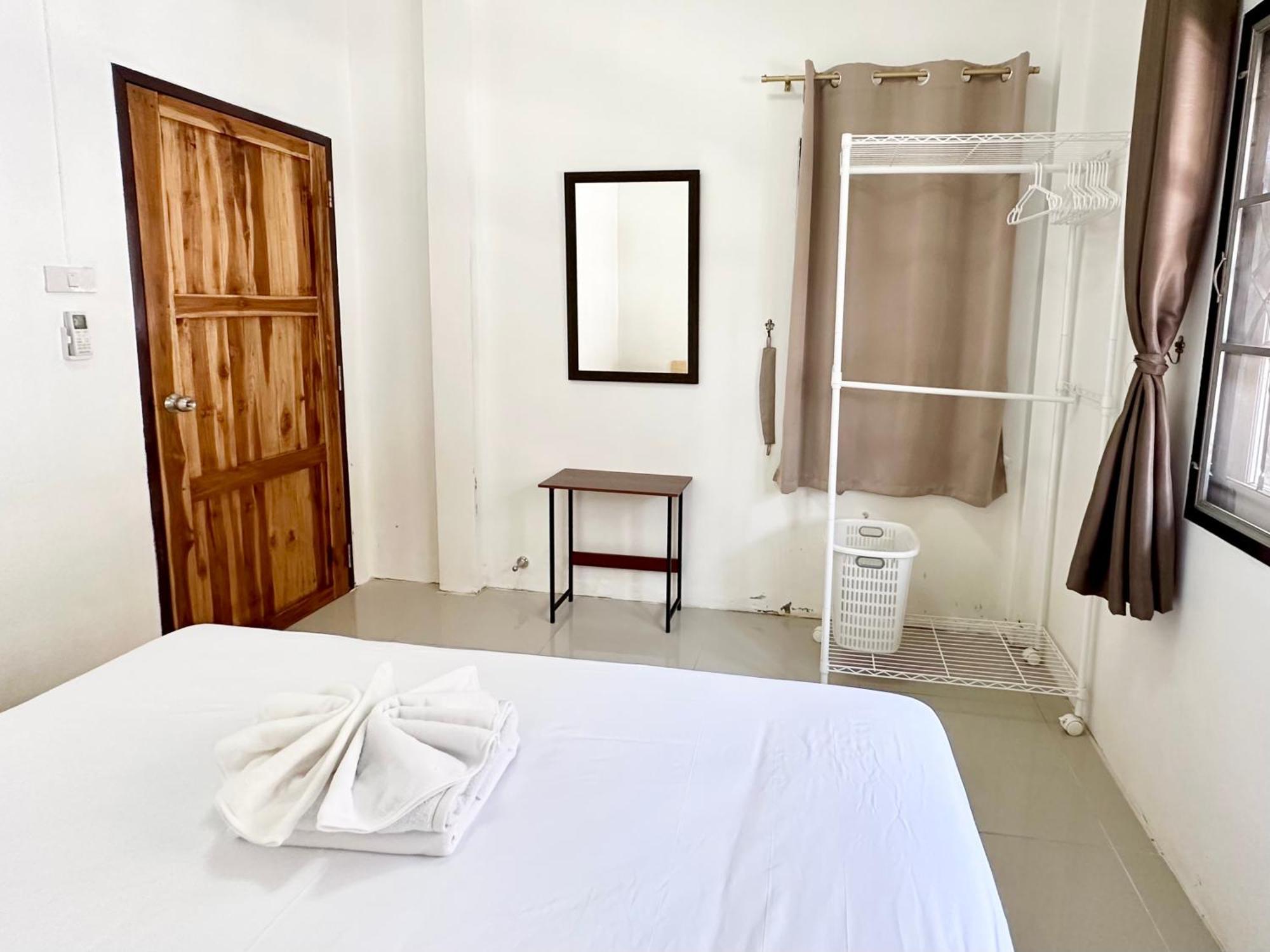 Cozy 3 Bedroom House & Lawn Near Airport & Old Town Chiang Mai