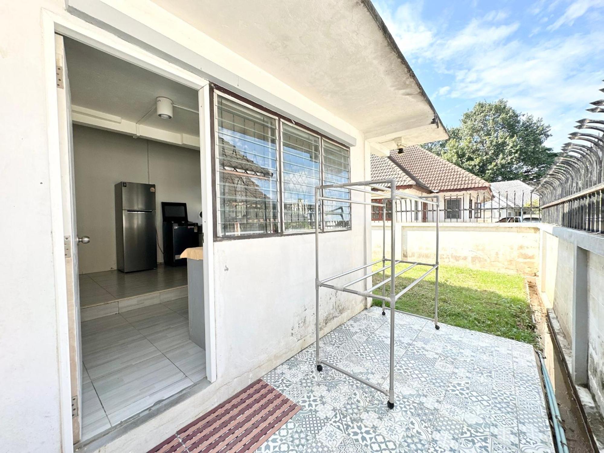 Cozy 3 Bedroom House & Lawn Near Airport & Old Town Bahay bakasyunan *