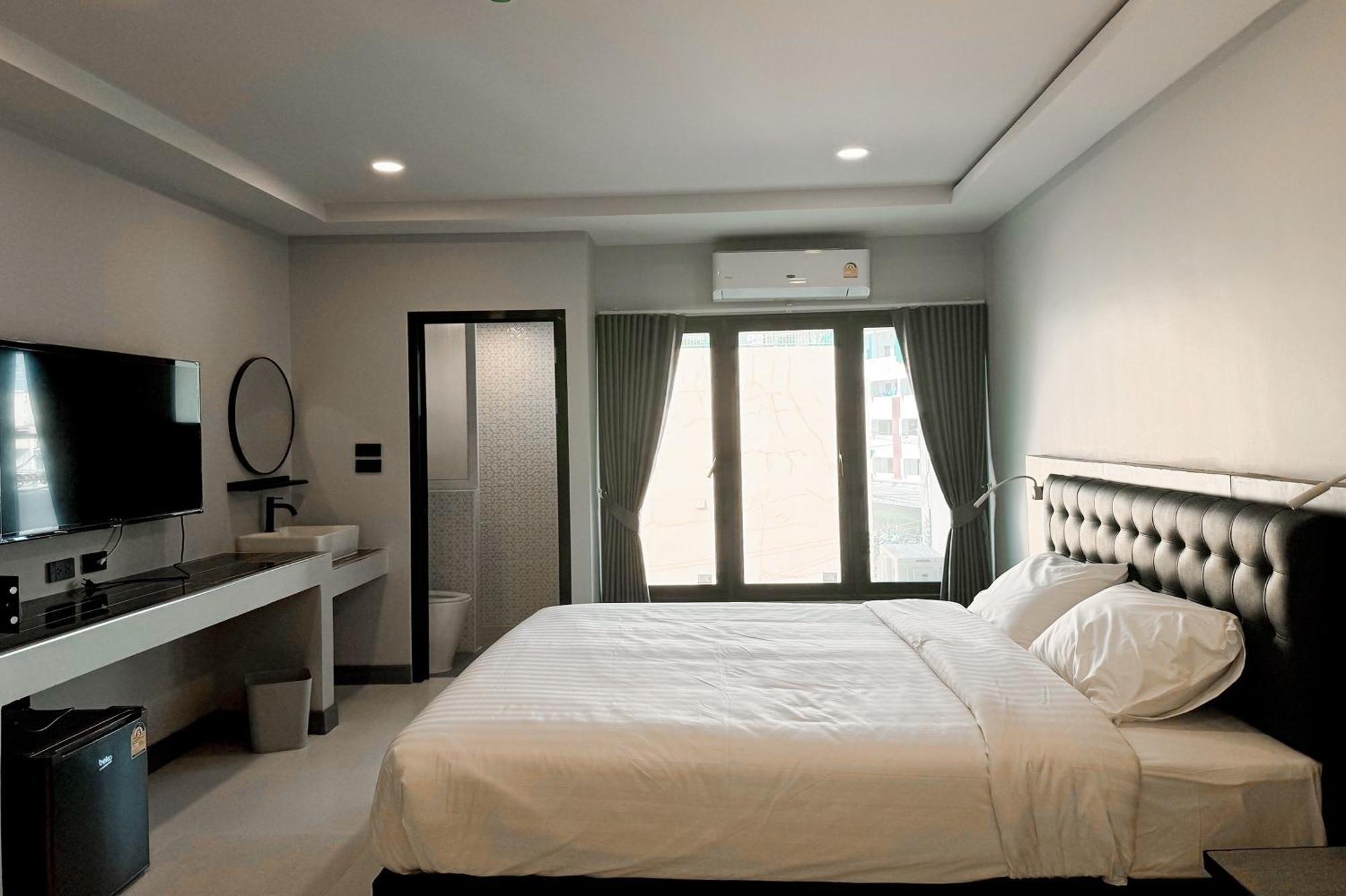 Smith Hotel 3*