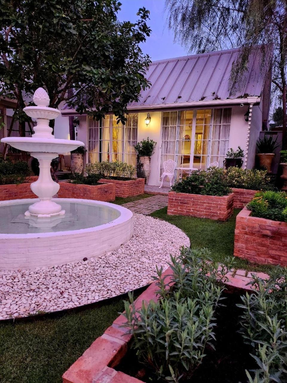 La Campagne Chiangmai Villa *