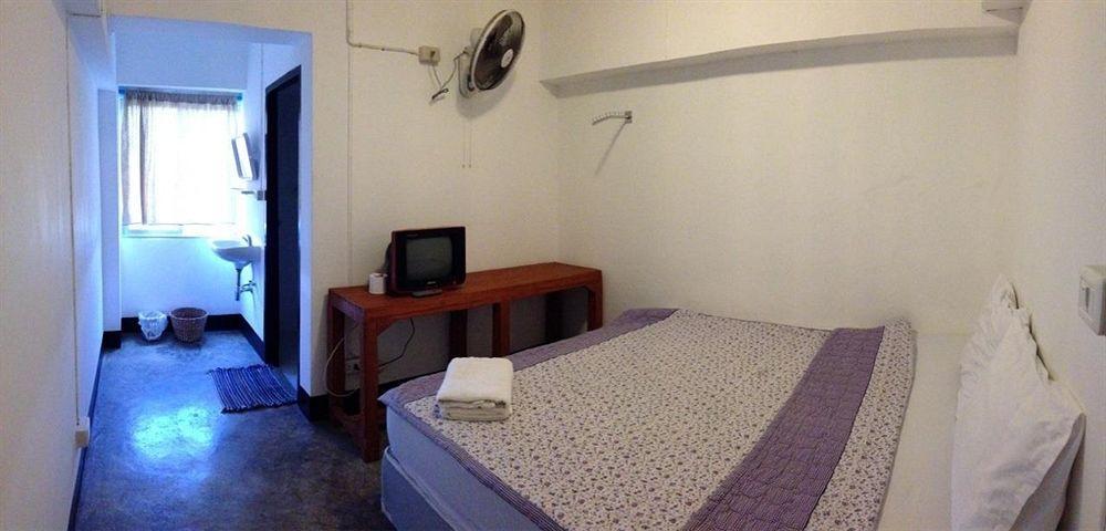 Paradise And Hotel 3*