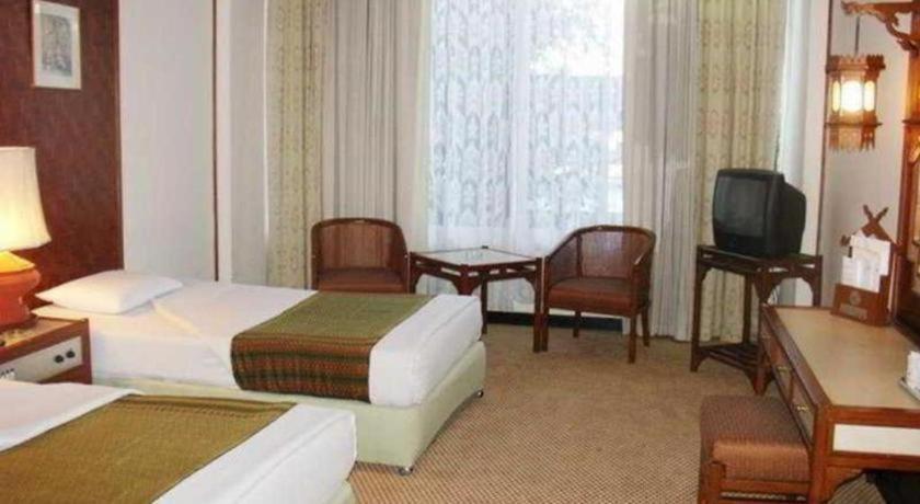 Hotel Orchid 4*