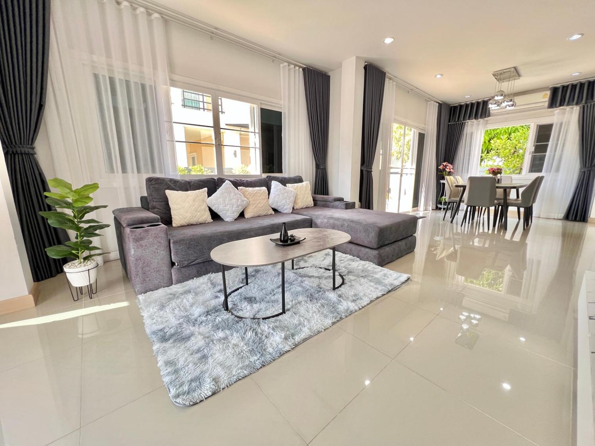 Villa Double B House