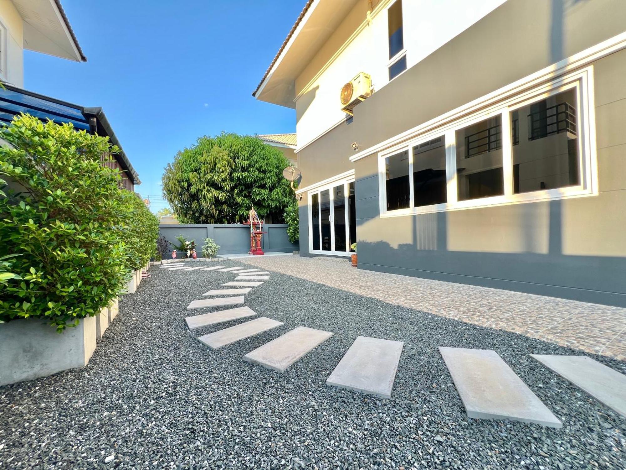 Double B House Villa
