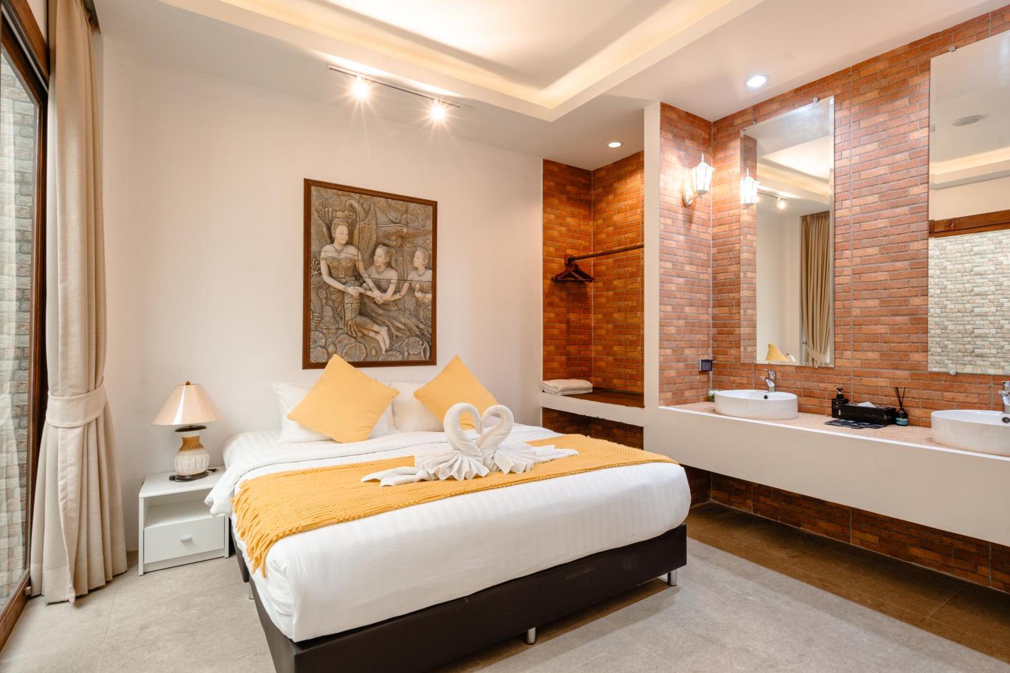 Unique Lanna Style Pool Villa
