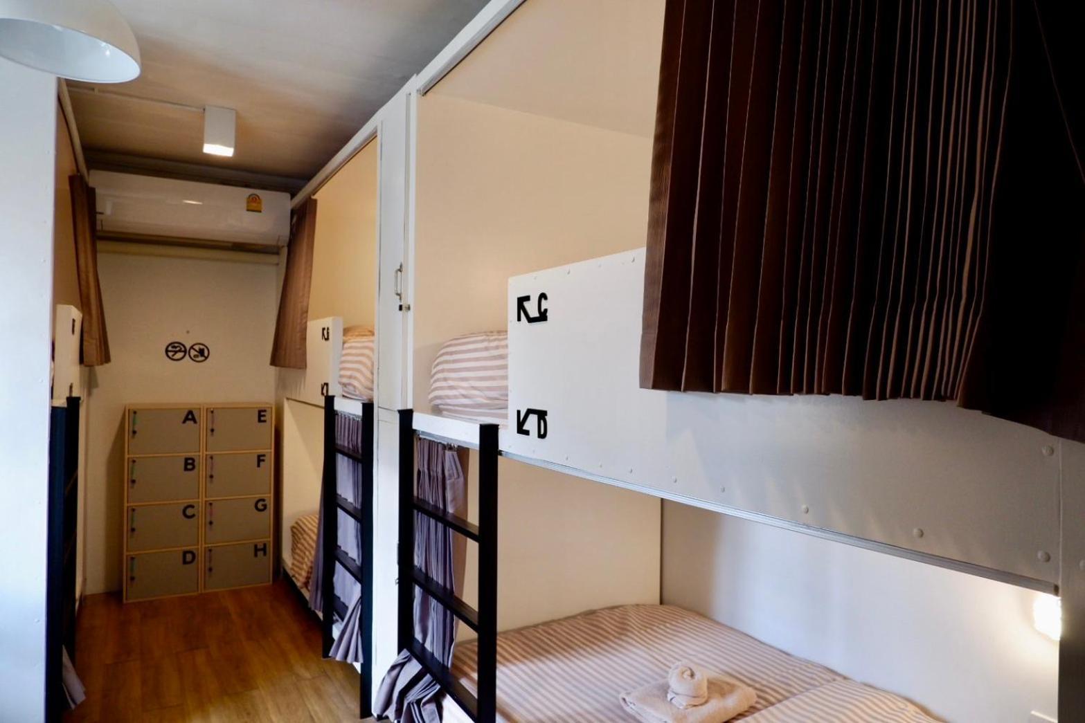 Redpanda & Cafe Hostel