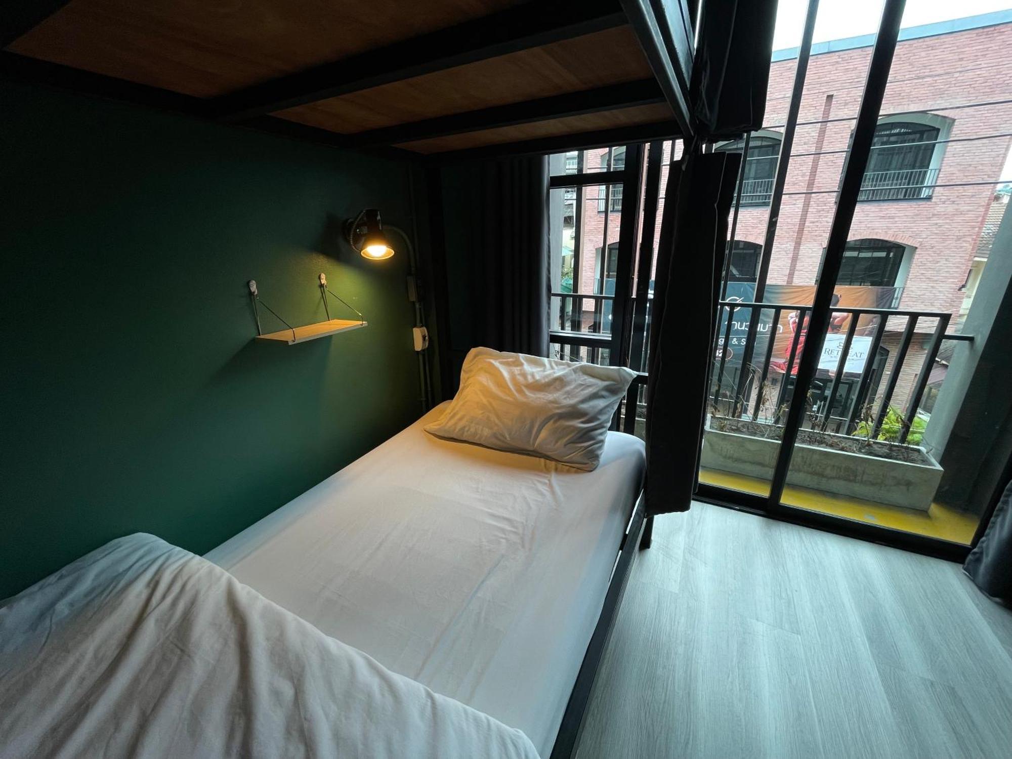Forestdew Nimman & Cafe Hostel *