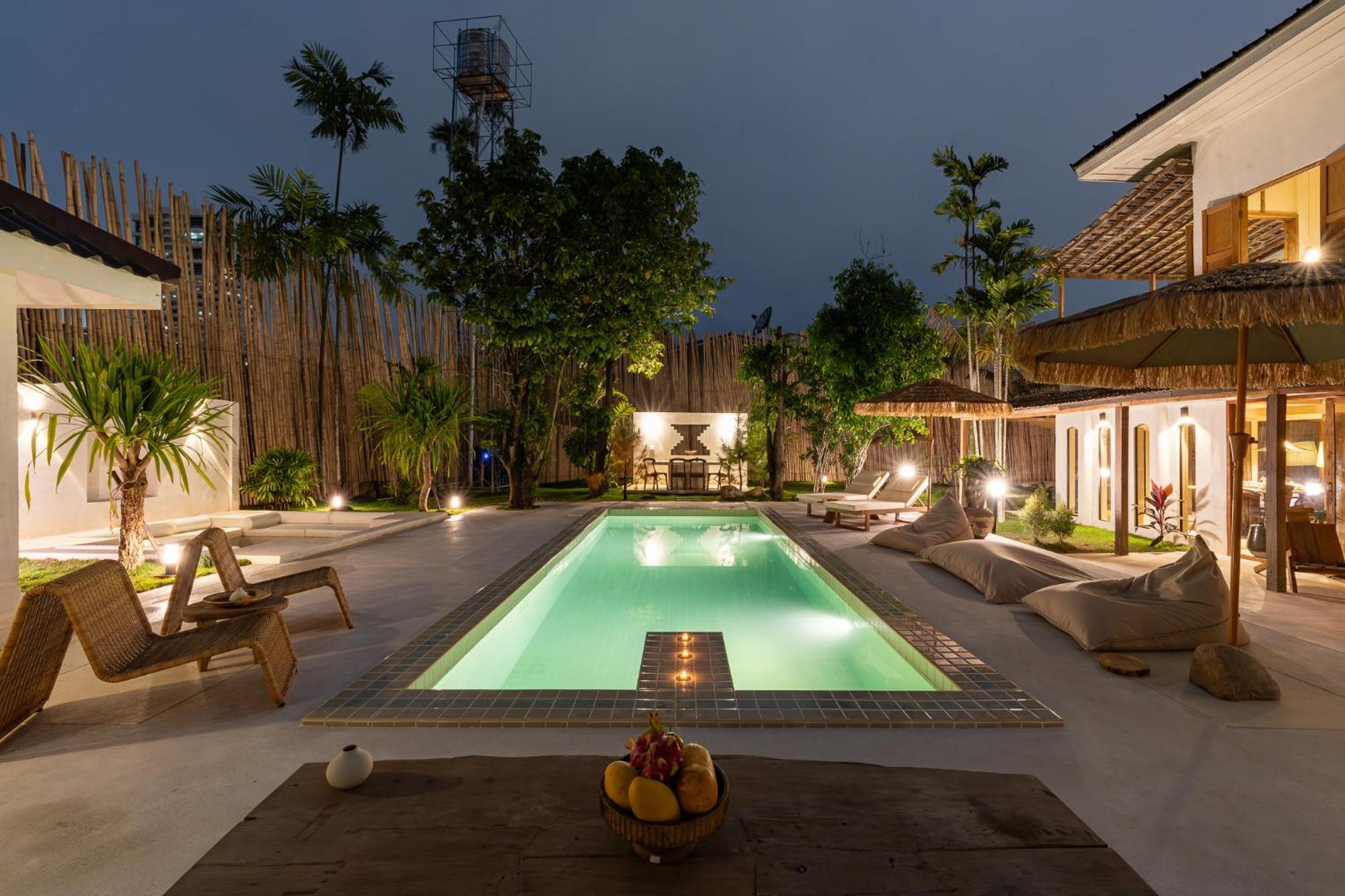 Pool, 8-Br, Old Town, Entire Private Estate - Tanpuri Chiang Mai Villa