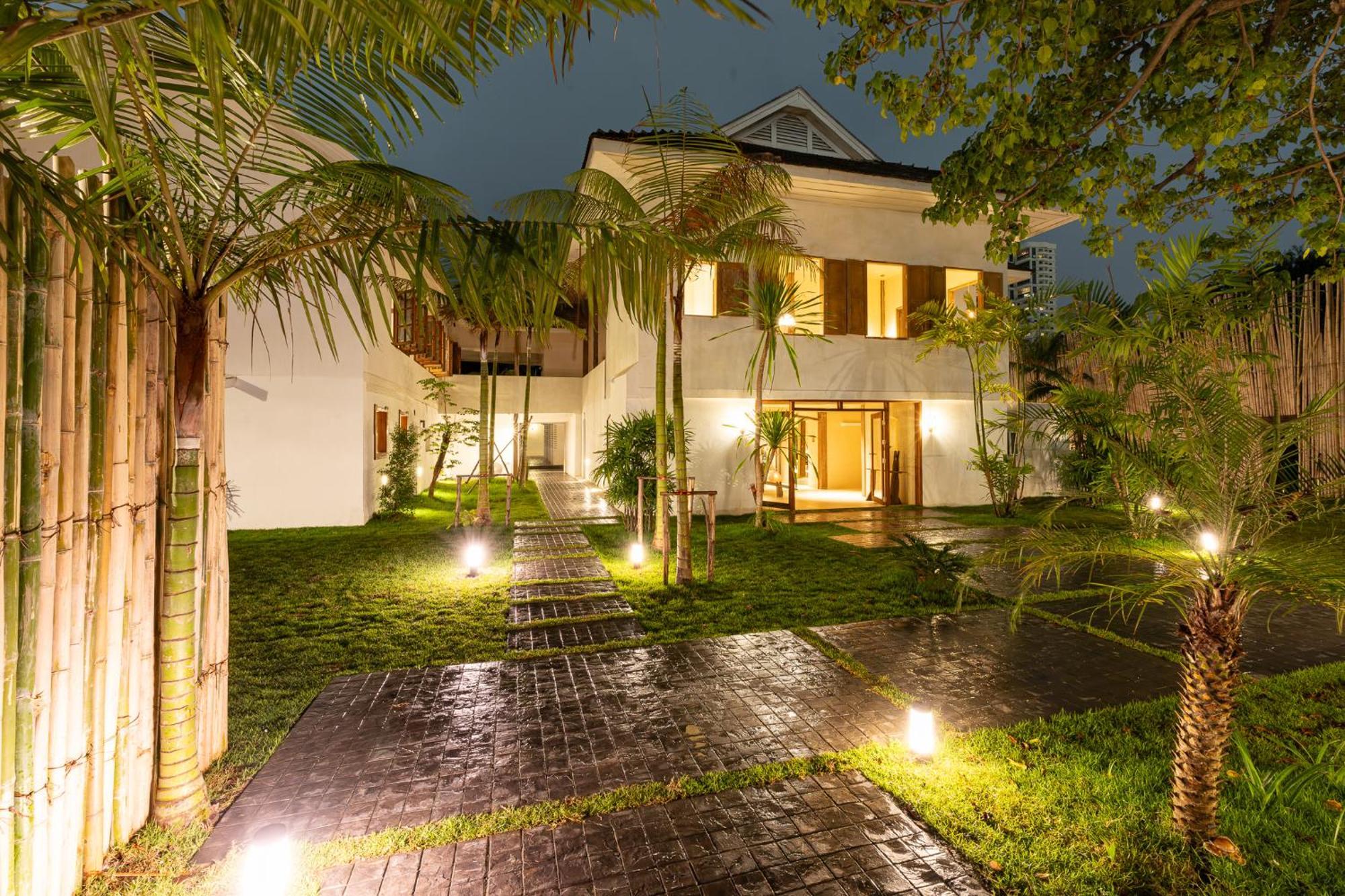 Villa Pool, 8-Br, Old Town, Entire Private Estate - Tanpuri Chiang Mai *