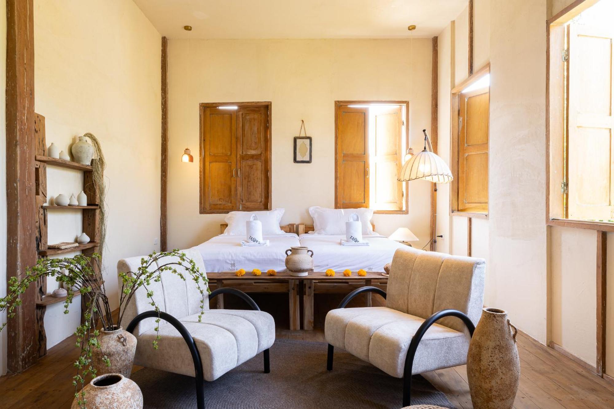 Villa Pool, 8-Br, Old Town, Entire Private Estate - Tanpuri Chiang Mai *