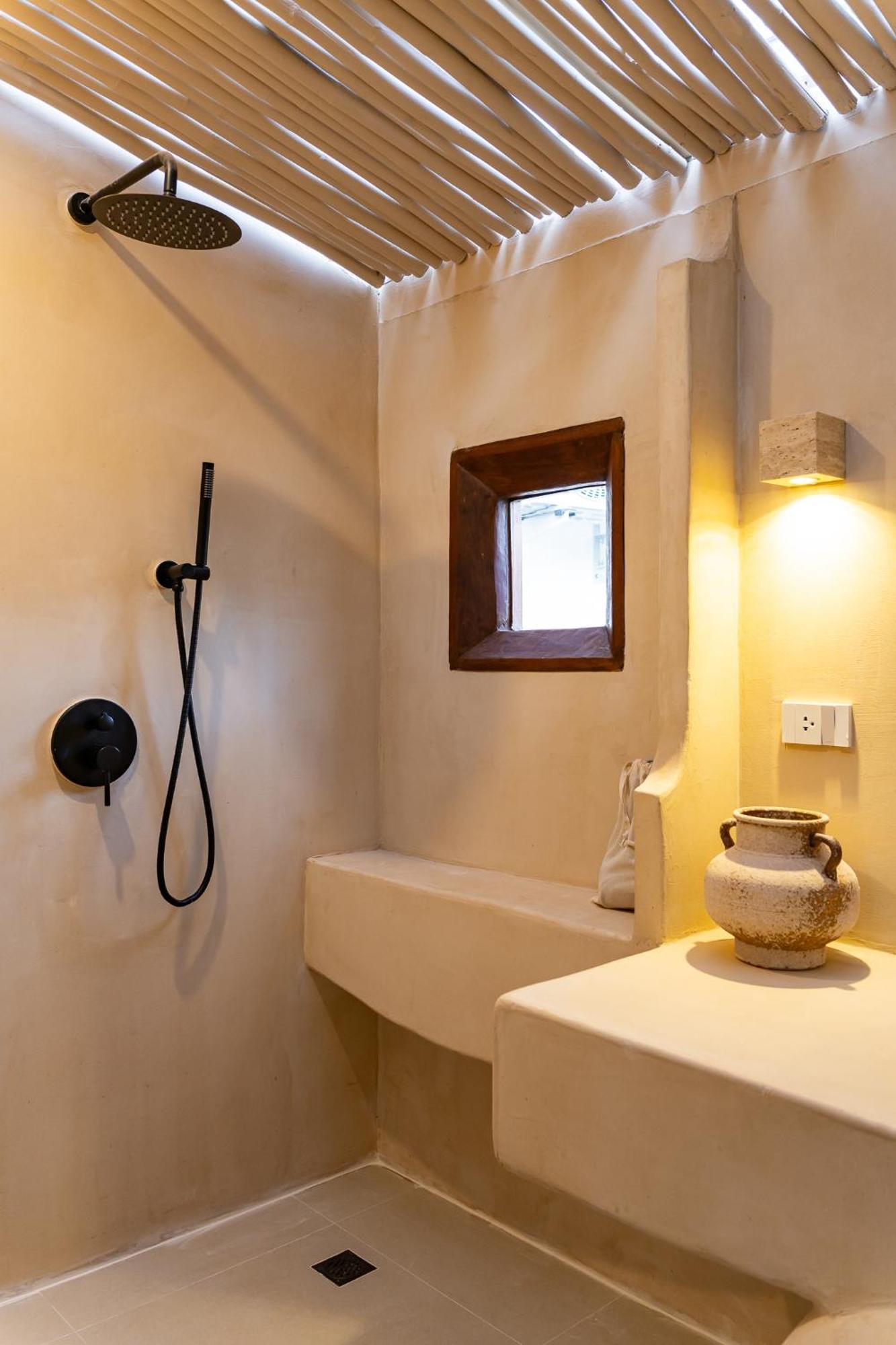 Pool, 8-Br, Old Town, Entire Private Estate - Tanpuri Chiang Mai