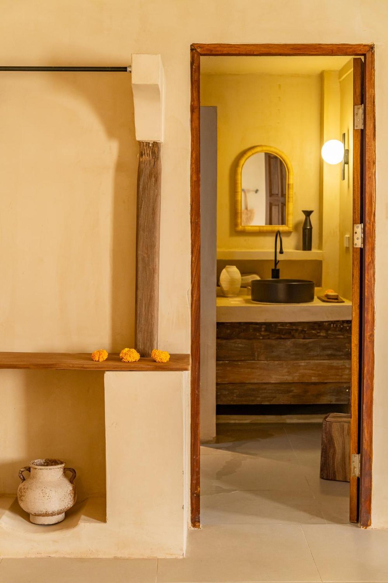 Pool, 8-Br, Old Town, Entire Private Estate - Tanpuri Chiang Mai *