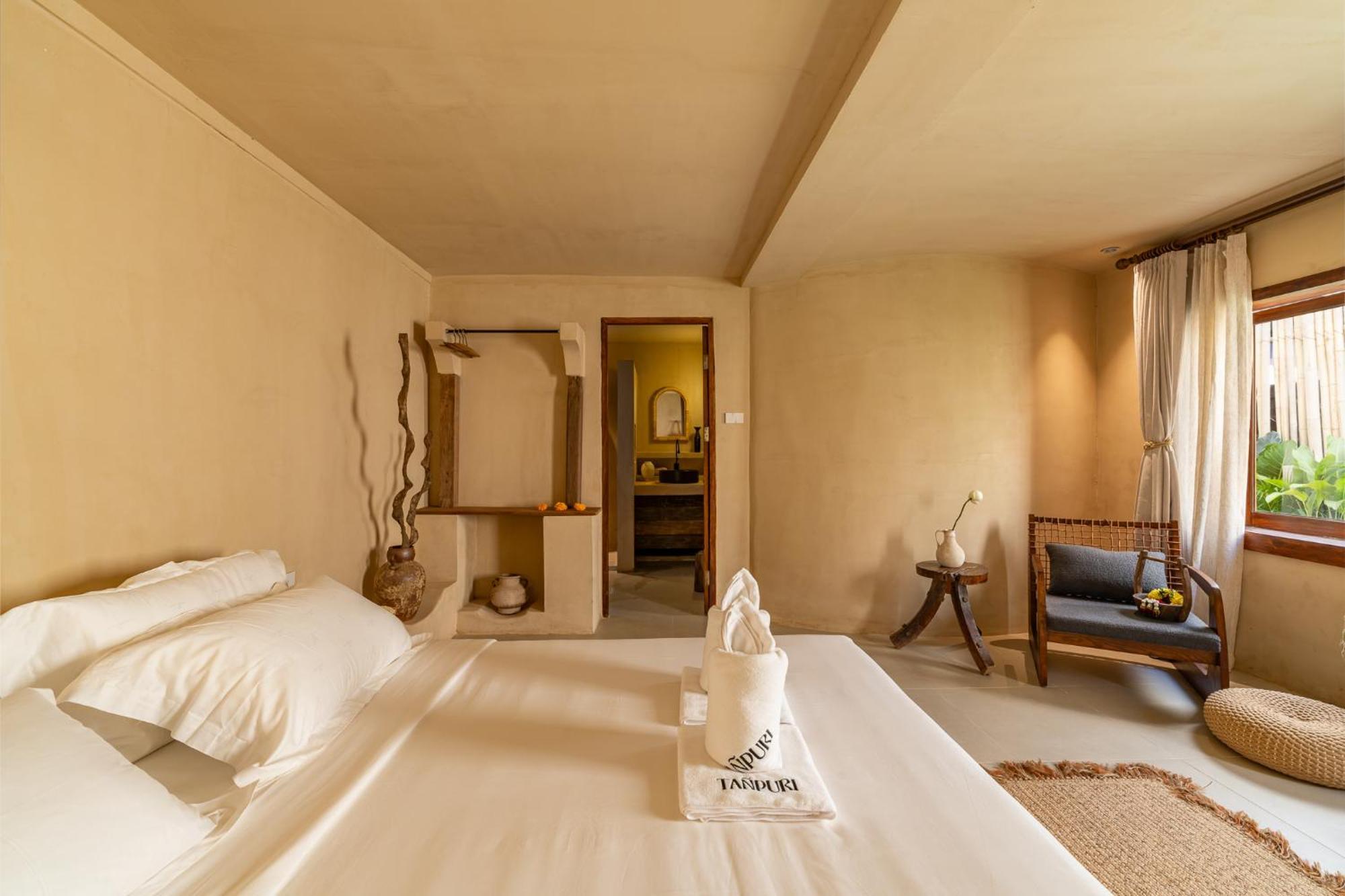 Villa Pool, 8-Br, Old Town, Entire Private Estate - Tanpuri Chiang Mai *
