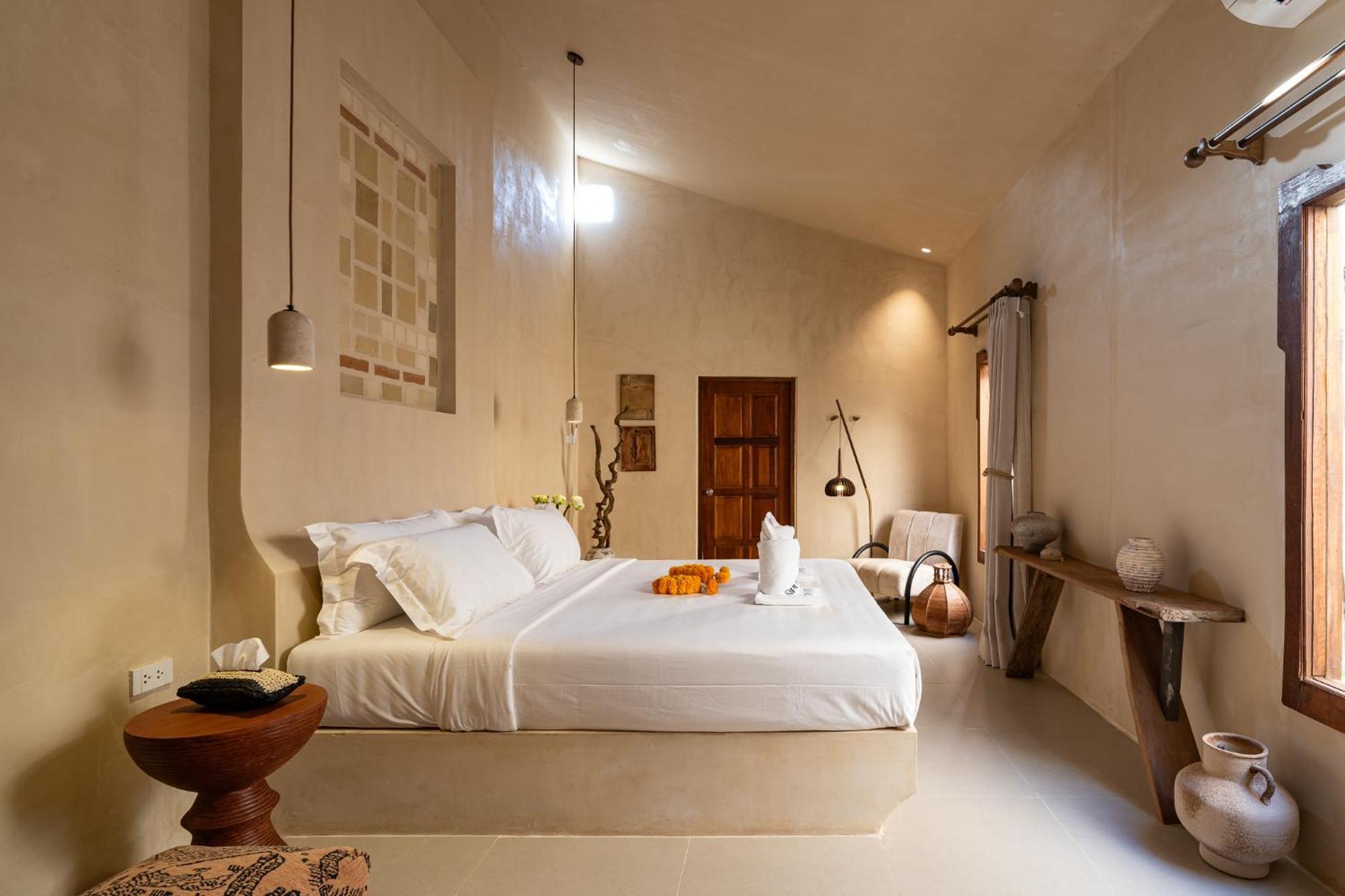 Pool, 8-Br, Old Town, Entire Private Estate - Tanpuri Chiang Mai