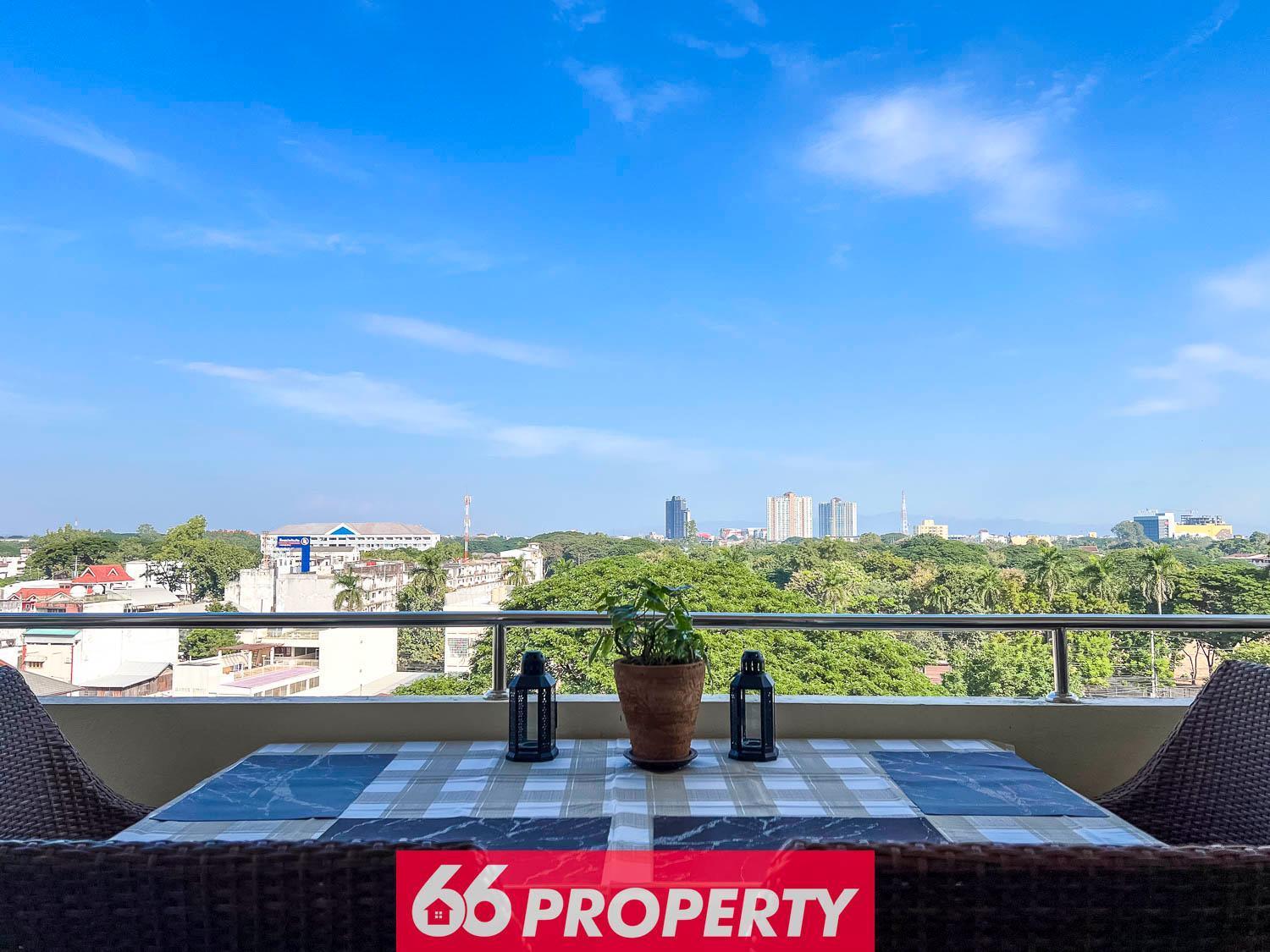 2 Bedrooms Near Train Station Apartment *