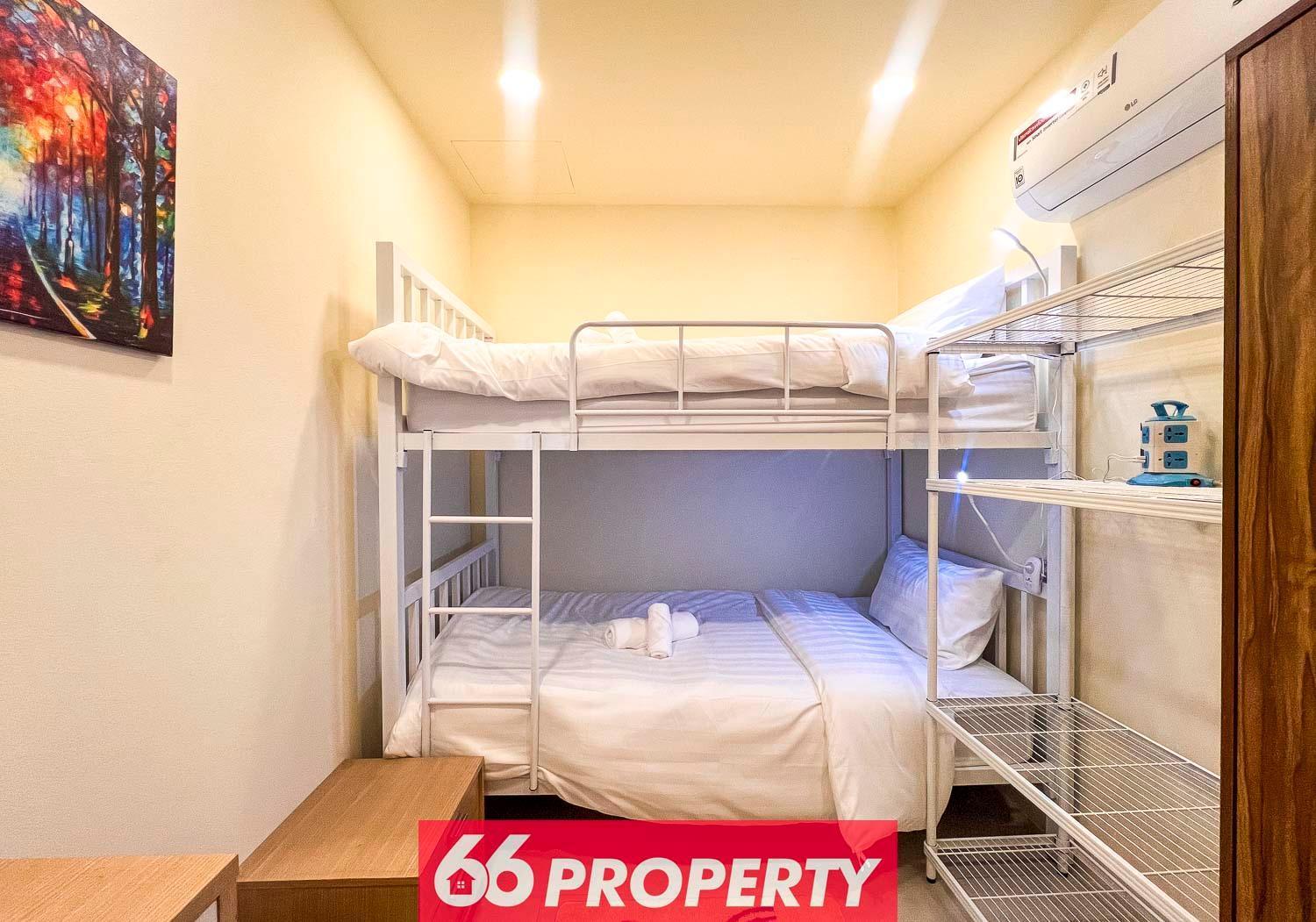 2 Bedrooms Near Train Station Apartment