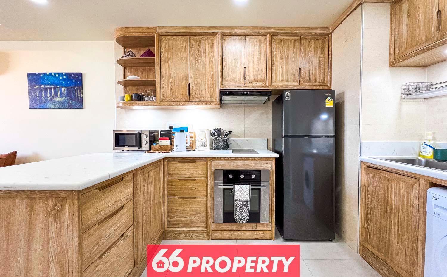 2 Bedrooms Near Train Station *