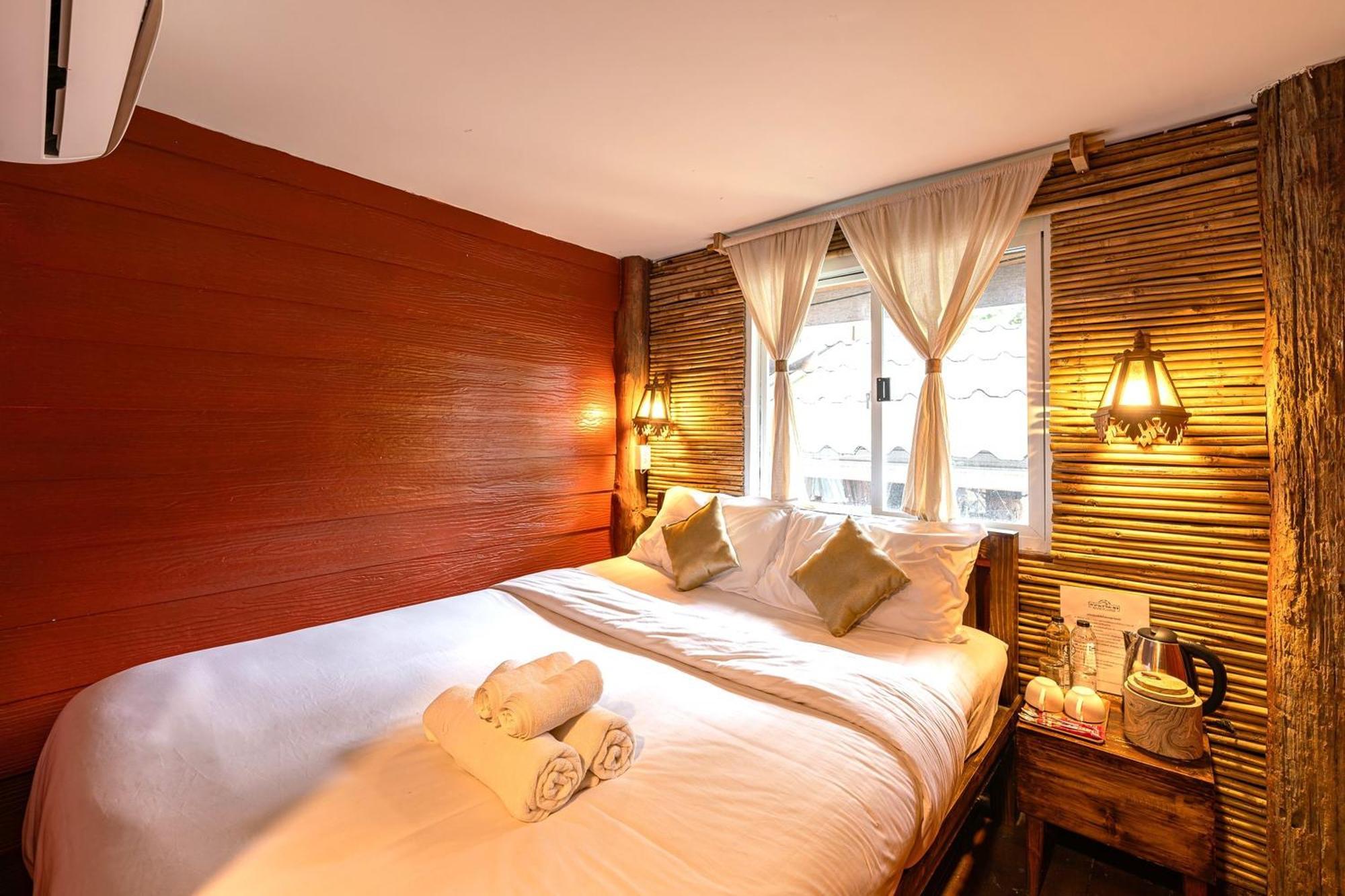 Hotel Monruamsuk Cafe And Bistro 3*