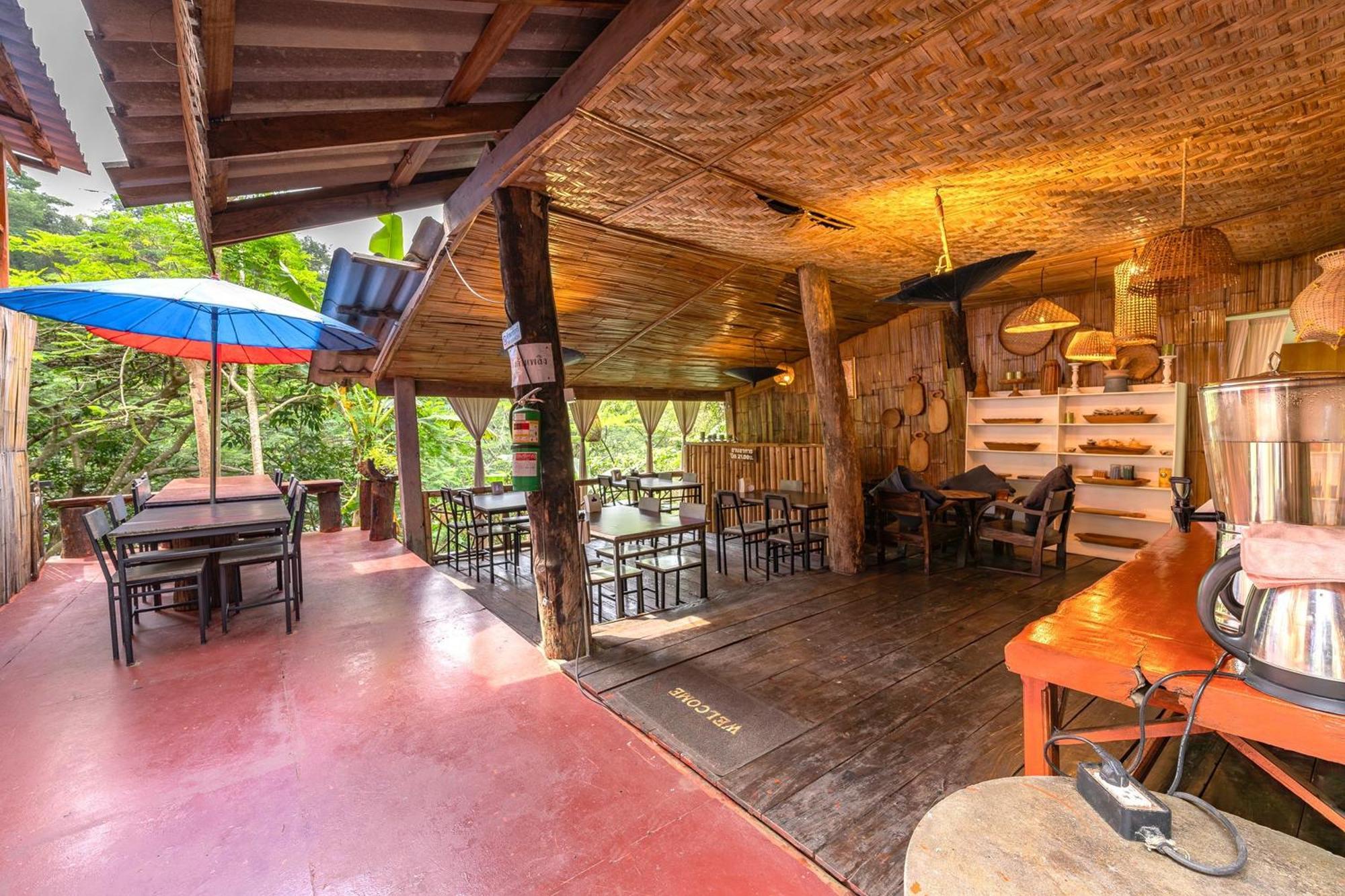 Monruamsuk Cafe And Bistro 3* Chiang Mai