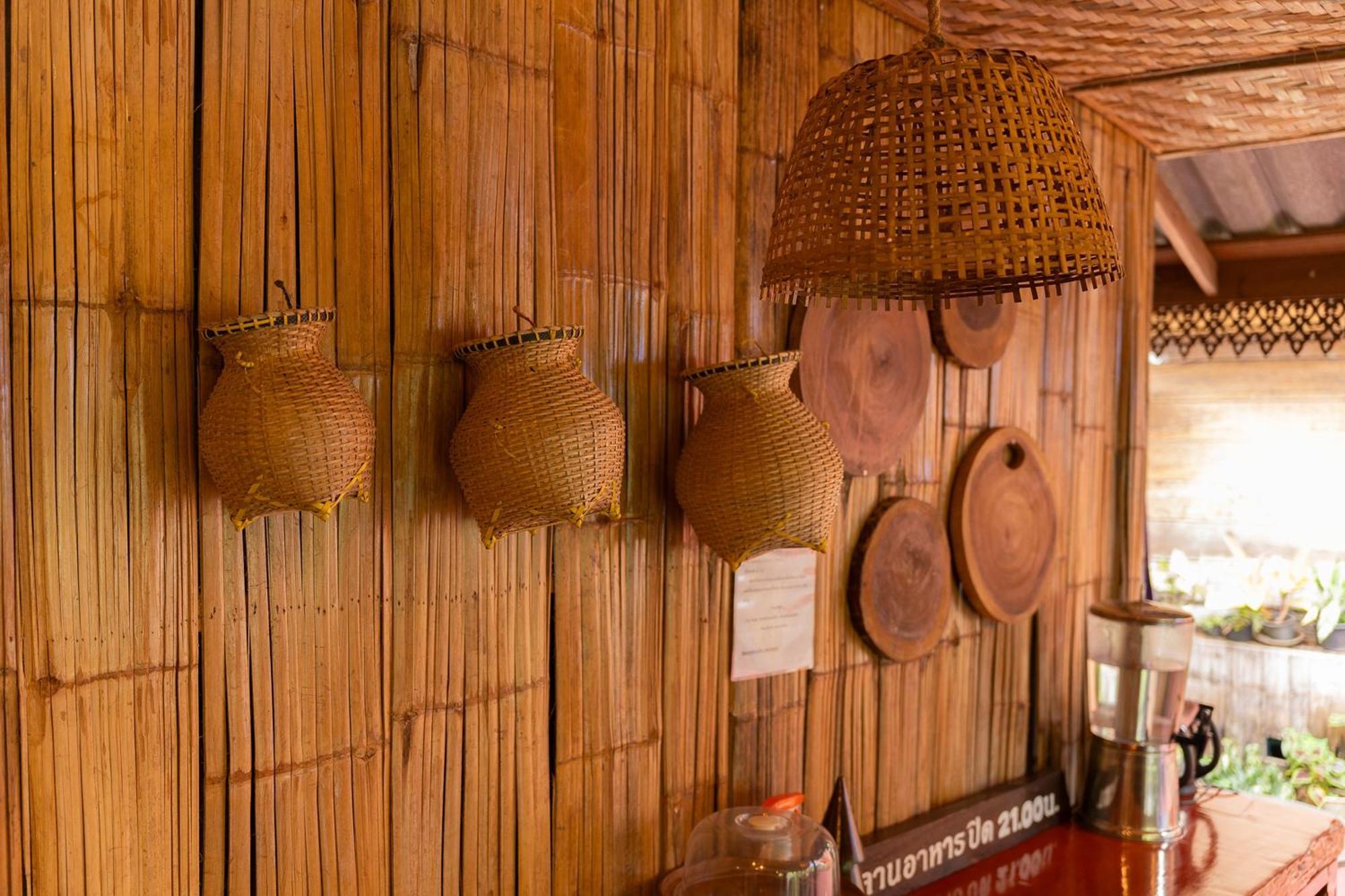 Monruamsuk Cafe And Bistro Hotel